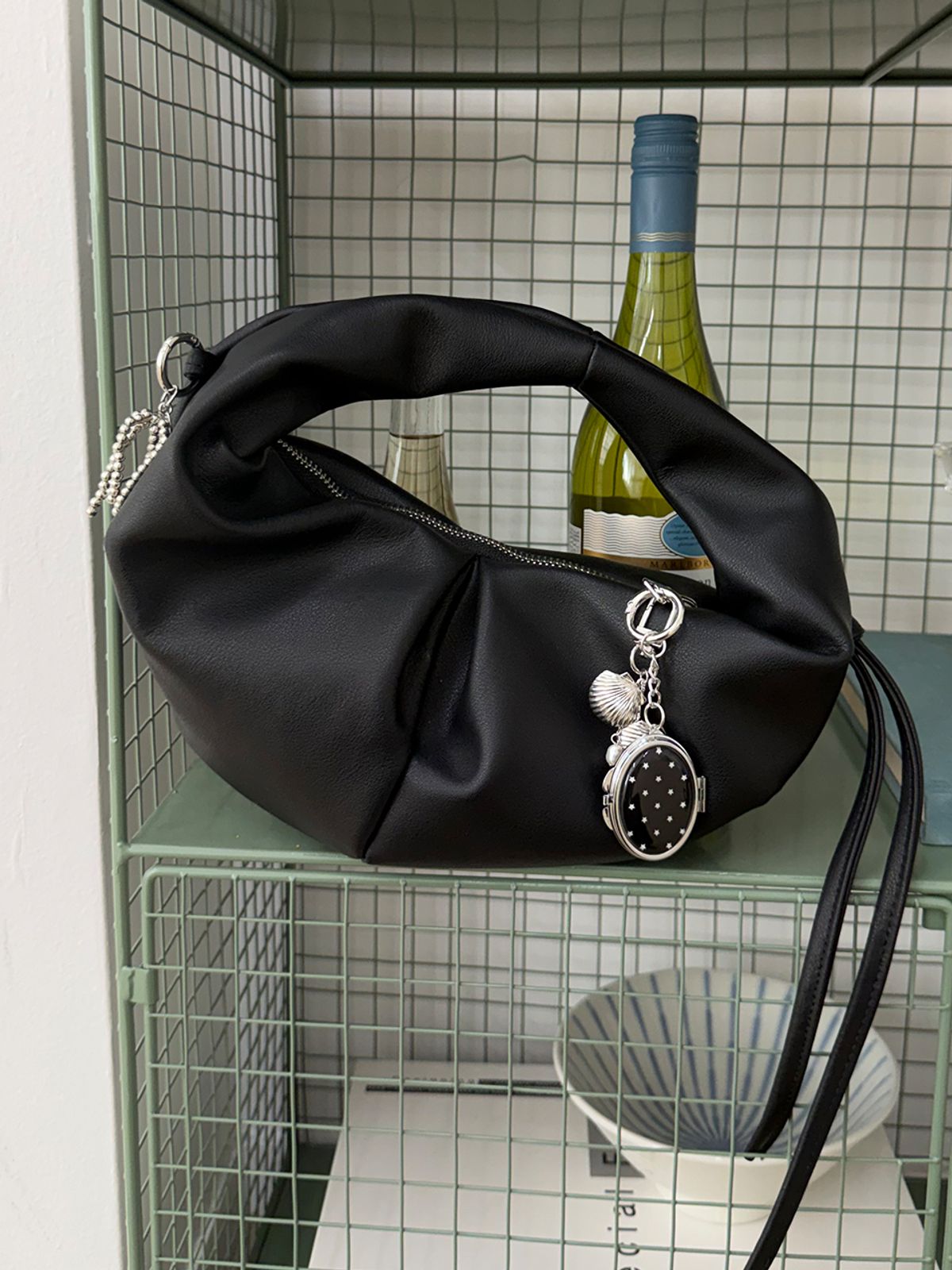 던팩토리(DAWN FACTORY) LUVIN BAG SMALL COW LEATHER BLACK 러빈백 스몰 소가죽 블랙