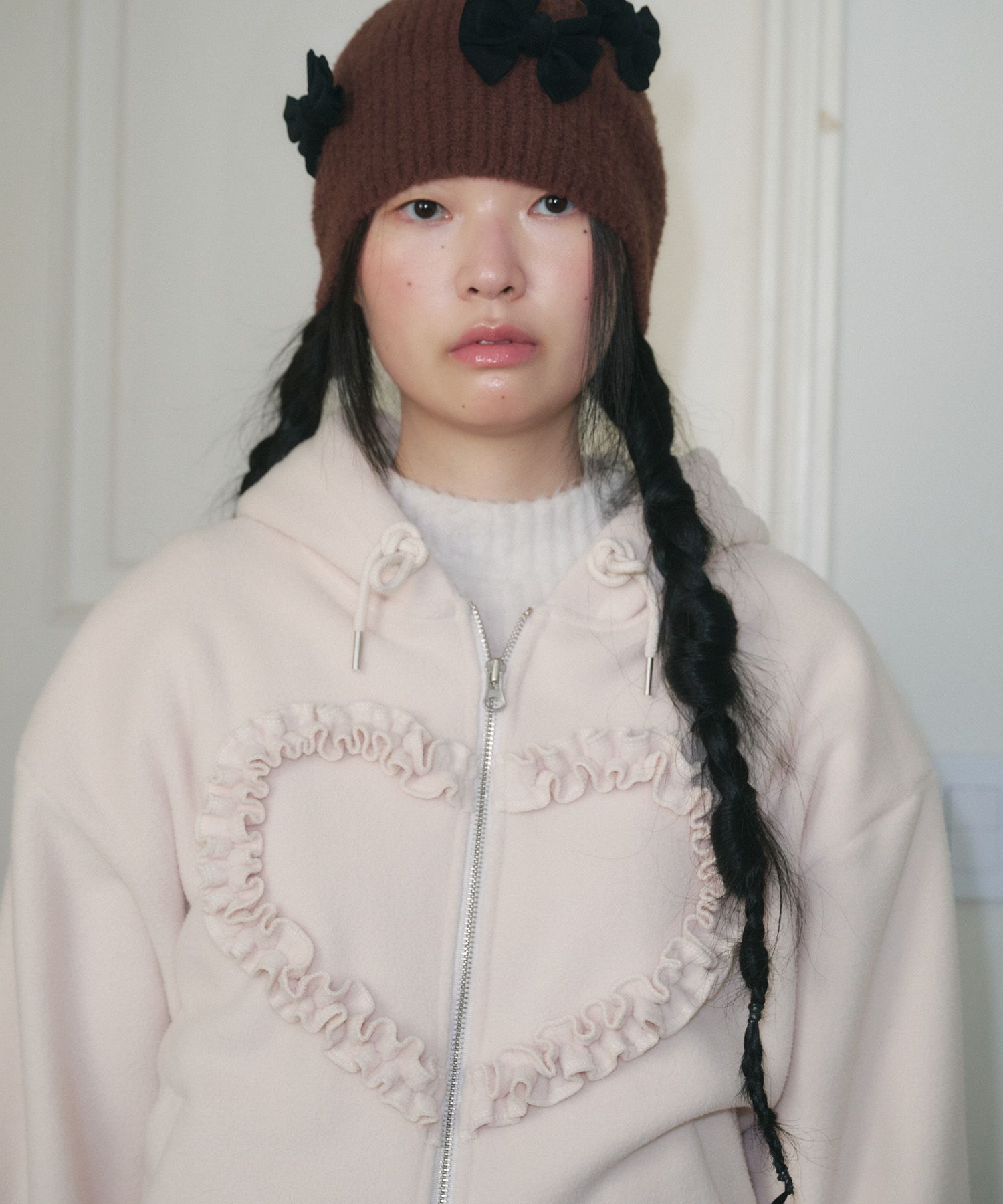 MUSINSA公式 | FUNFROMFUN FRILL HEART HOODIE, BEIGE