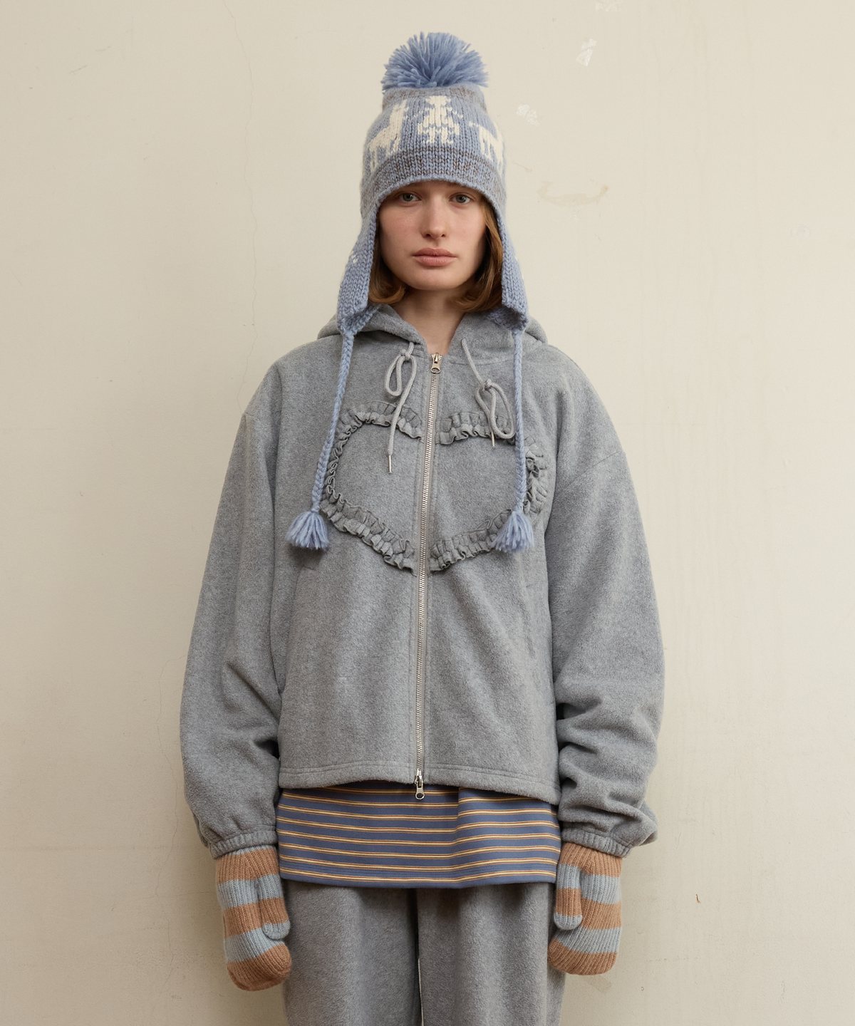 펀프롬펀(FUNFROMFUN) FRILL HEART HOODIE, GREY