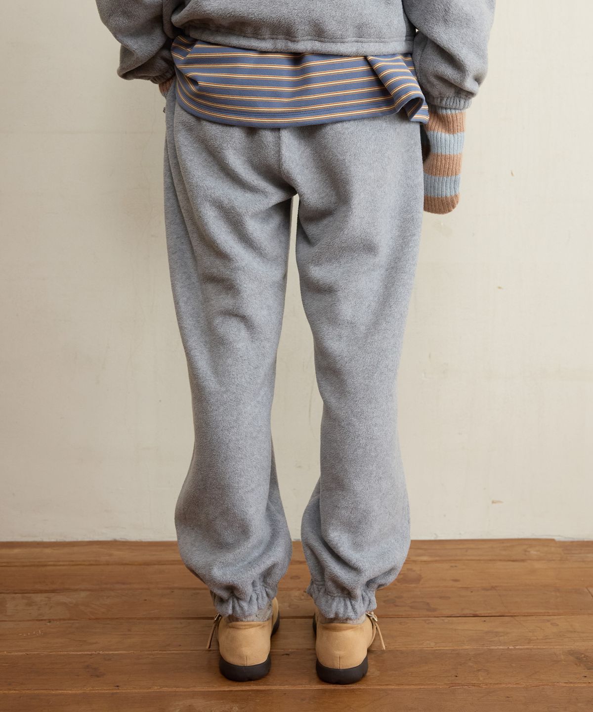 펀프롬펀(FUNFROMFUN) FRILL POCKET FLEECE PANTS, LIGHT GREY