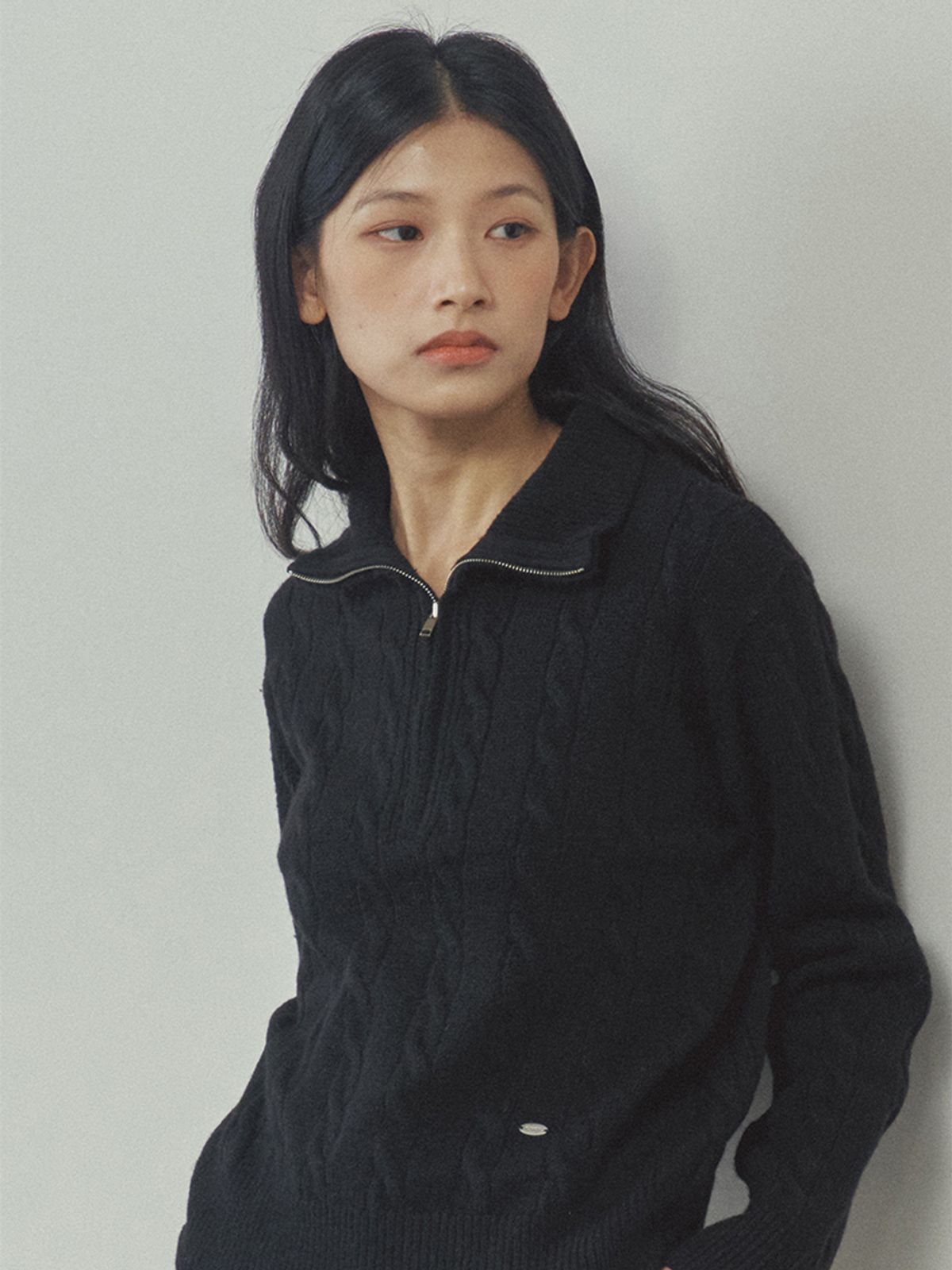 지앤지비(GNGB) 리브드 하프집업 스웨터_Black