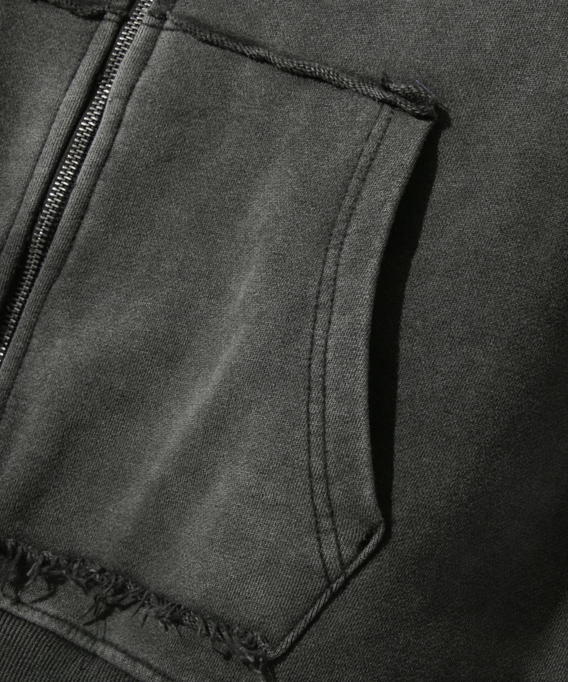 MUSINSA | DIMITRI BLACK VLAD Cut-off Applique Hooded Zip