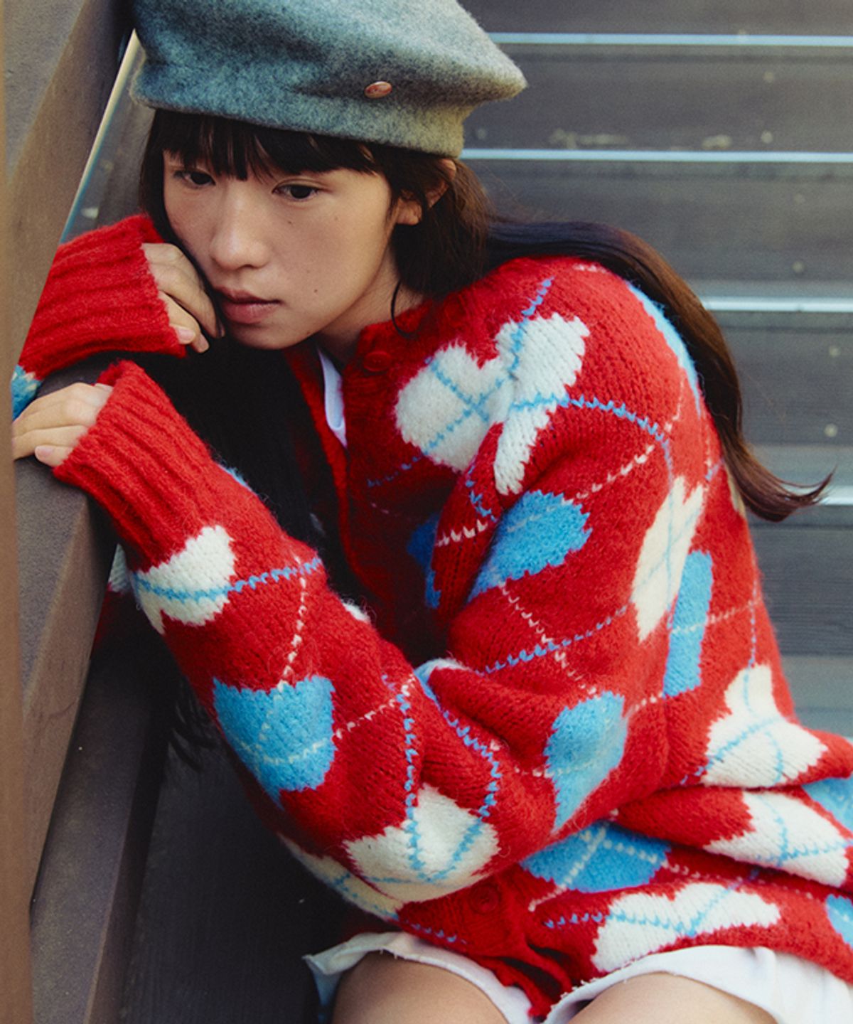 론론(RONRON) HEART ARGYLE HEAVY KNIT OVER FIT CARDIGAN RED
