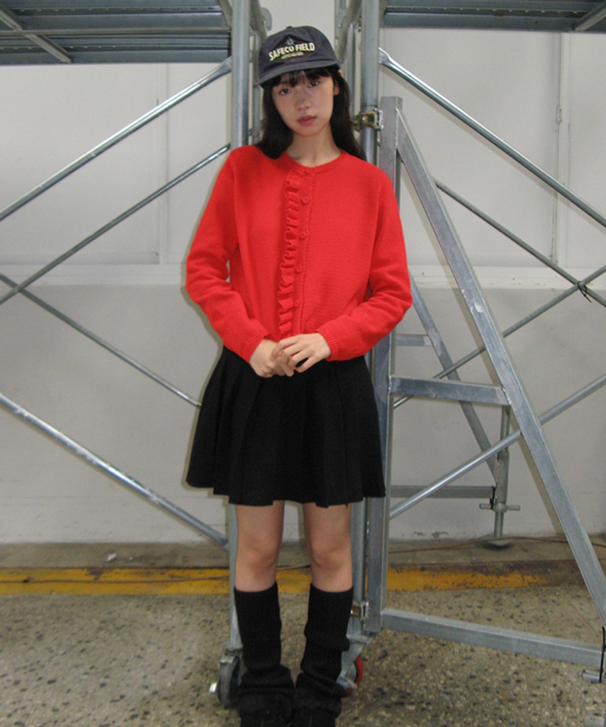 론론(RONRON) HEART POINT RUFFLE KNIT CARDIGAN RED
