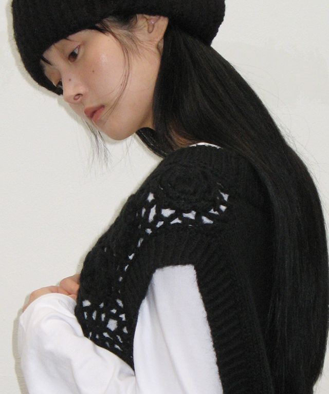 ★24-25FW新作★RONRON★FLOWER CROCHET HANDMADE KNIT VEST MUSINSA | RONRON FLOWER CROCHET HANDMADE KNIT VEST BLACK