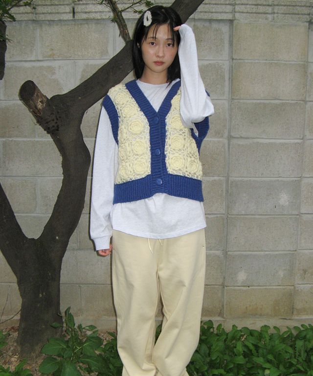 MUSINSA | RONRON FLOWER CROCHET HANDMADE KNIT VEST BLUE