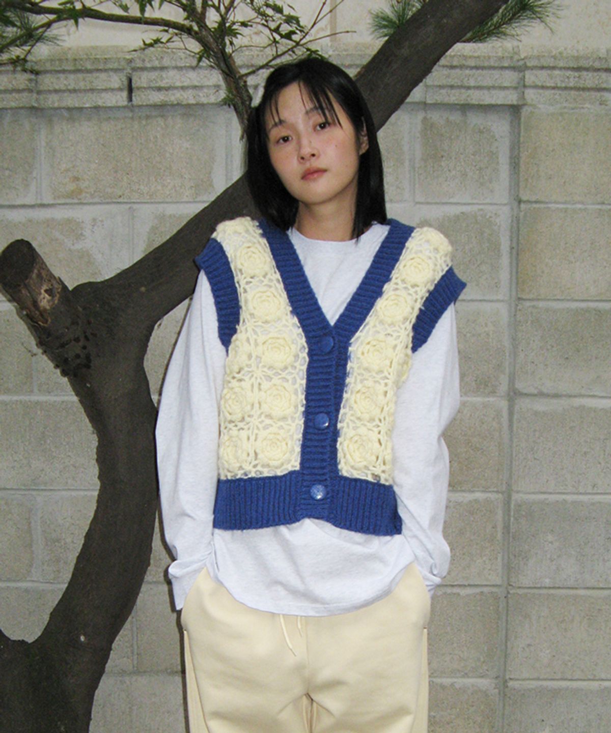 론론(RONRON) FLOWER CROCHET HANDMADE KNIT VEST BLUE
