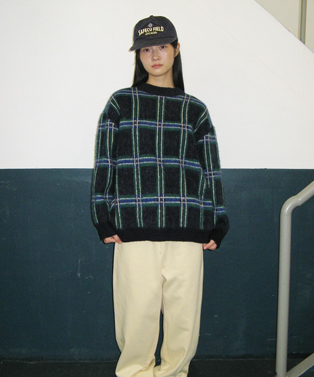 론론(RONRON) HAIRY CHECK MOHAIR PULLOVER KNIT NAVY