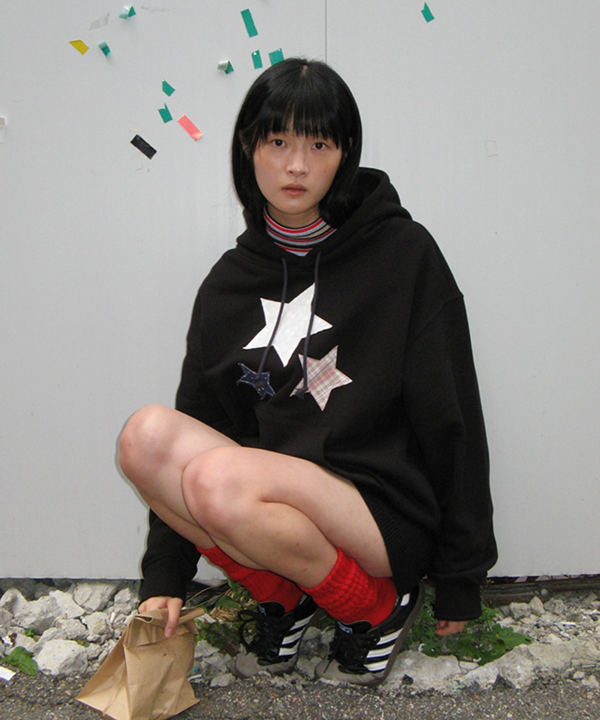 론론(RONRON) STAR PATCH MIXED APPLIQUE HOODIE BLACK