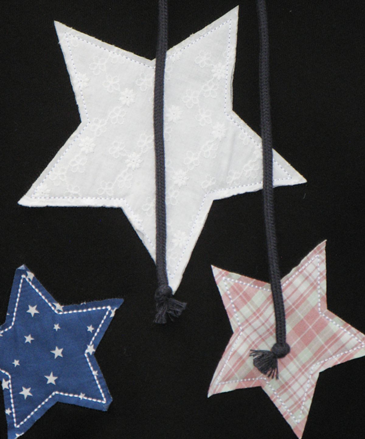 론론(RONRON) STAR PATCH MIXED APPLIQUE HOODIE BLACK