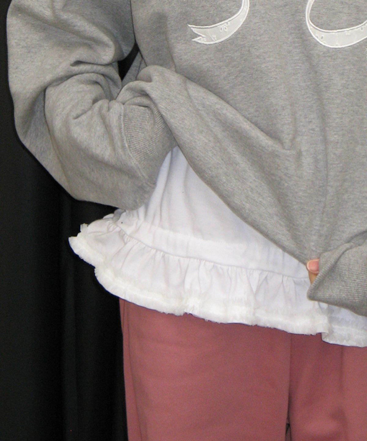 론론(RONRON) FRILL SHIRRING LONG SLEEVE T SHIRT WHITE