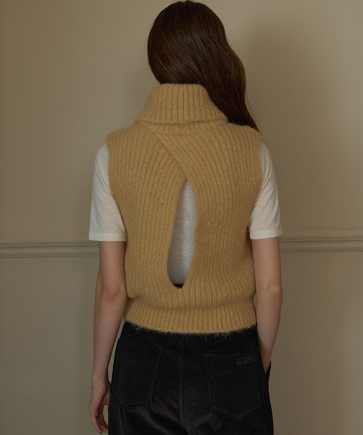 하우스 오브 폰드(HOUSE OF POND) Hairy turtleneck vest (Beige)