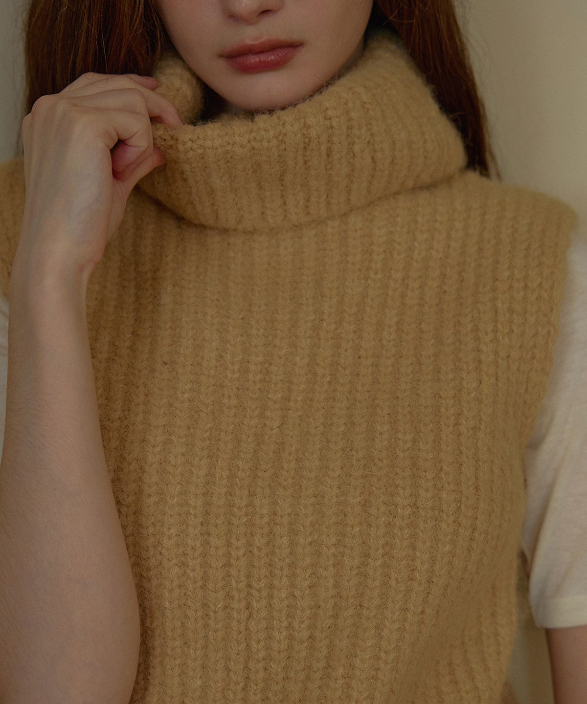 하우스 오브 폰드(HOUSE OF POND) Hairy turtleneck vest (Beige)