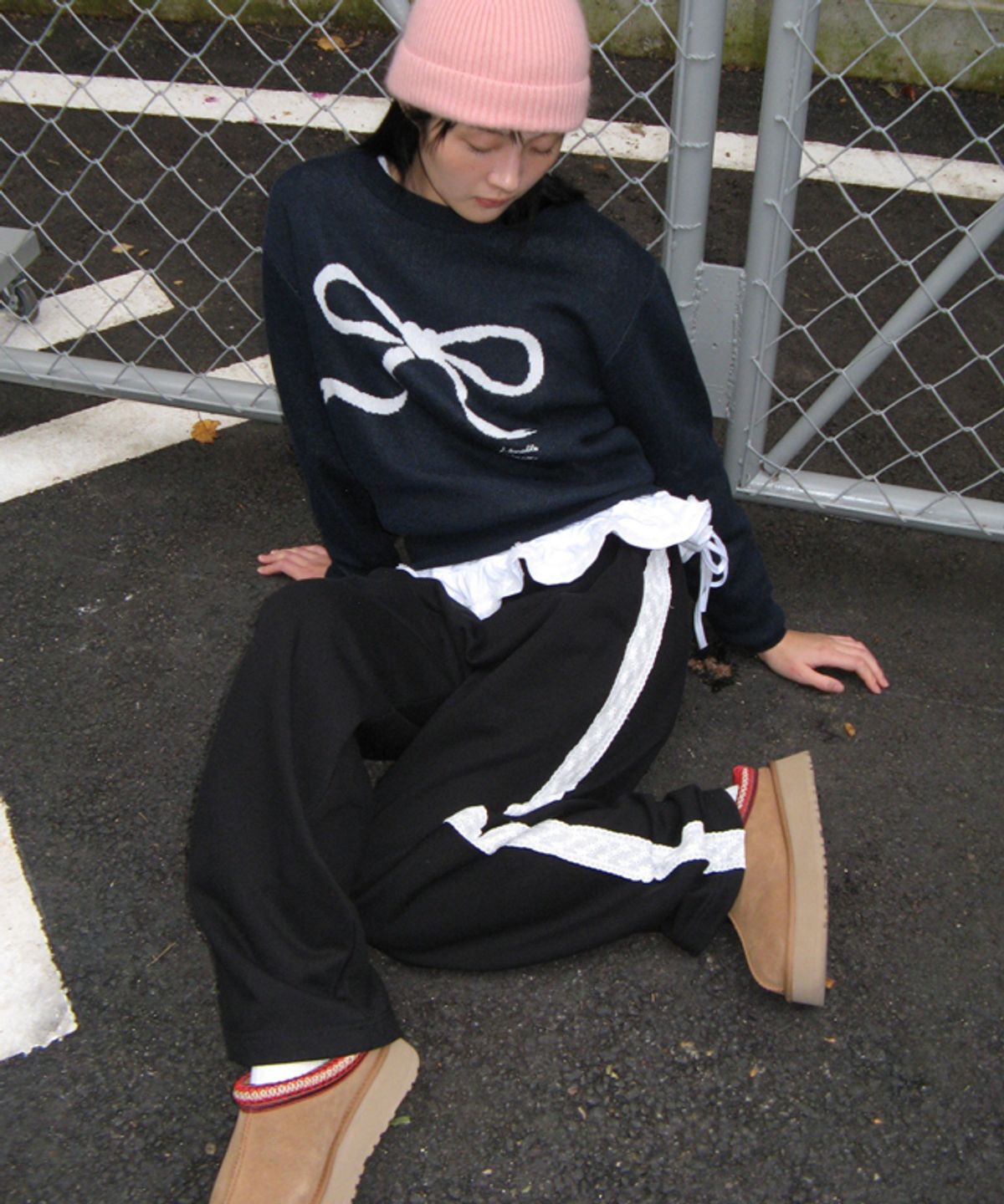 론론(RONRON) SIDE LACE TRACK SWEAT PANTS BLACK