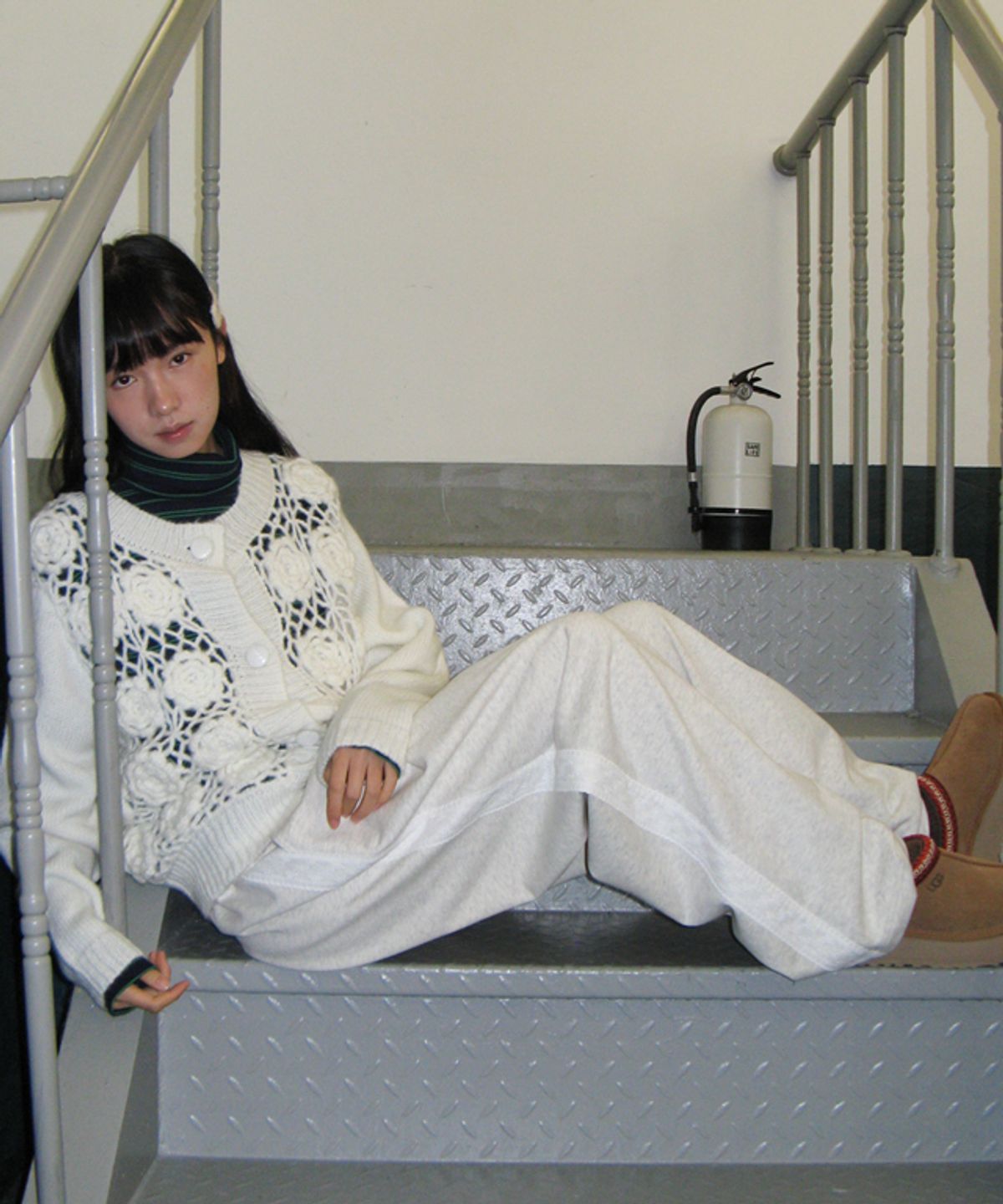 론론(RONRON) SIDE LACE TRACK SWEAT PANTS OATMEAL
