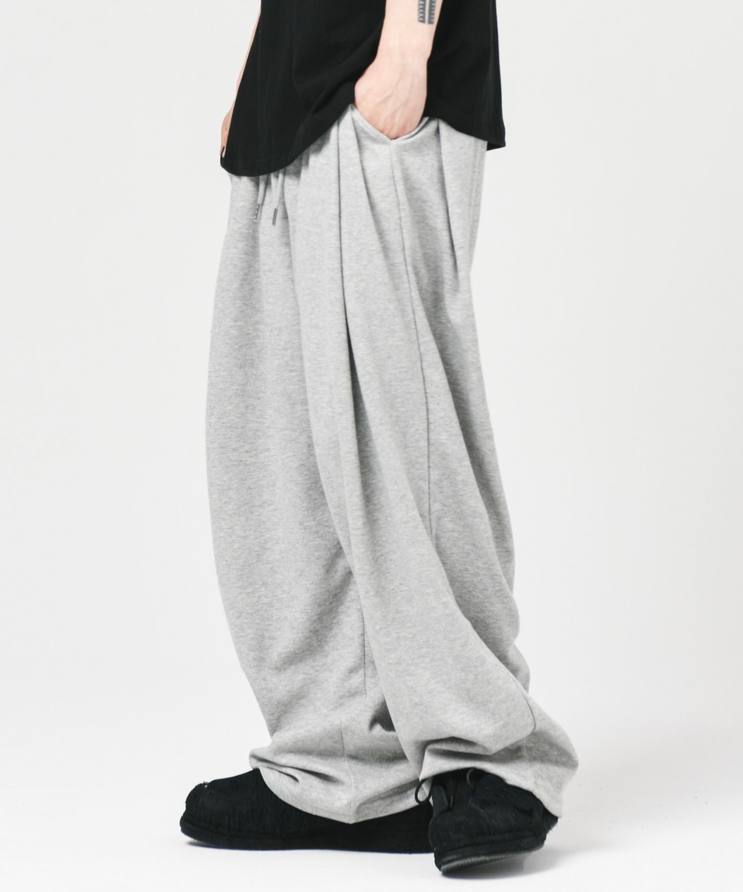 MUSINSA | S'EST Side Two Tuck Wide Fit Sweatpants - Gray