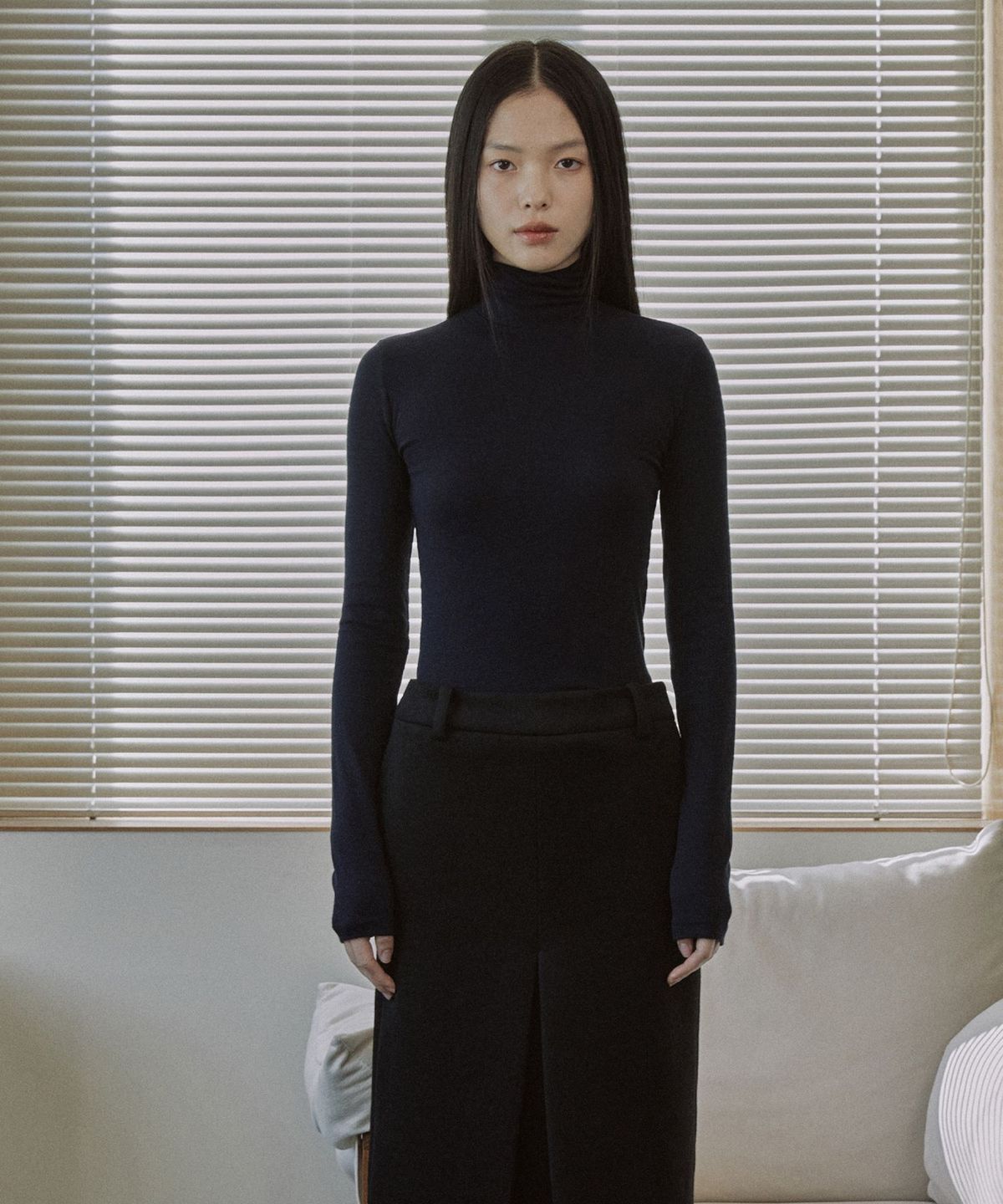 마이스(MAIS) ESSENTIAL RIBBED WOOL TURTLENECK / NAVY