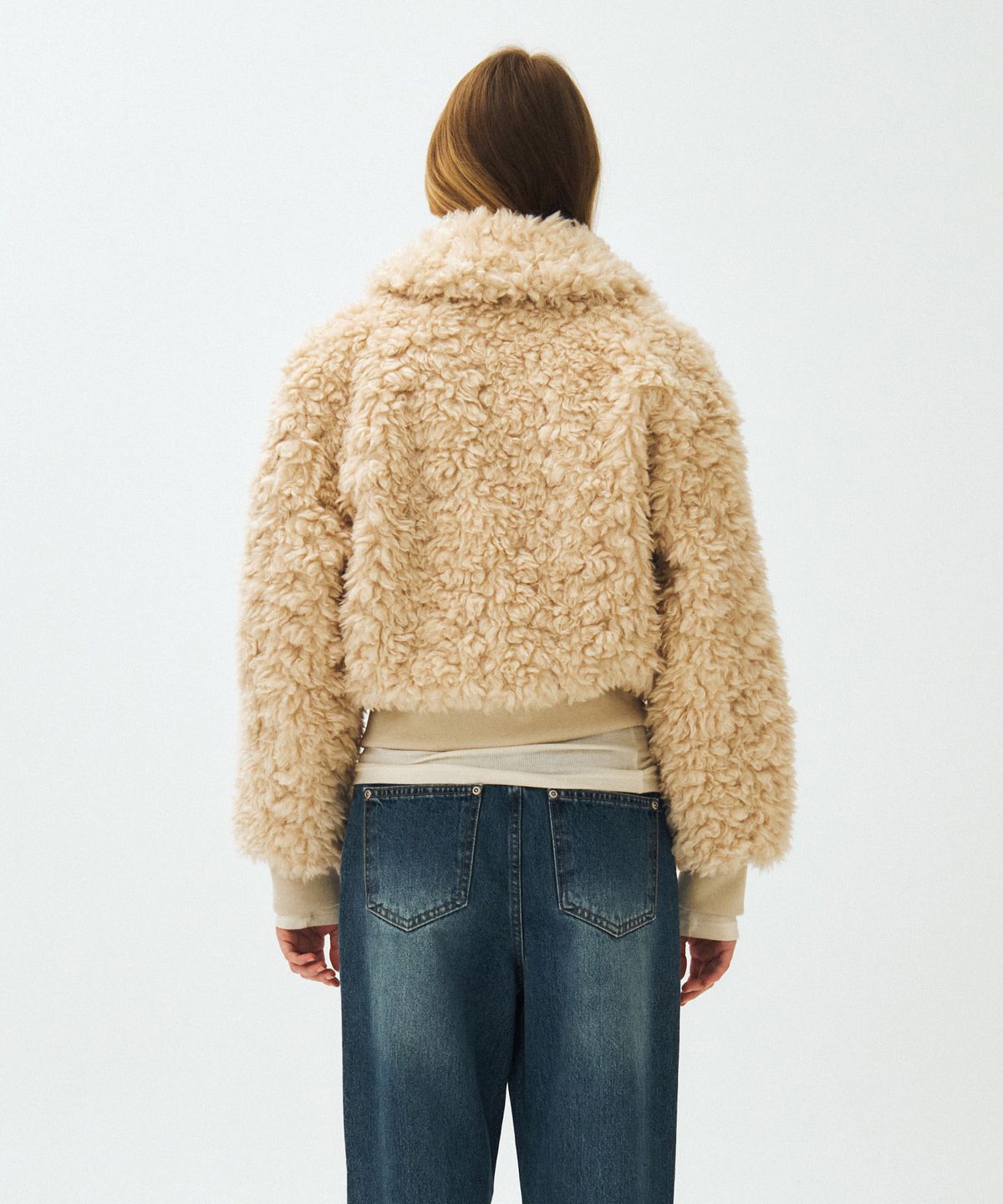 마이스(MAIS) CROPPED ZIP-UP FUR JACKET / BEIGE