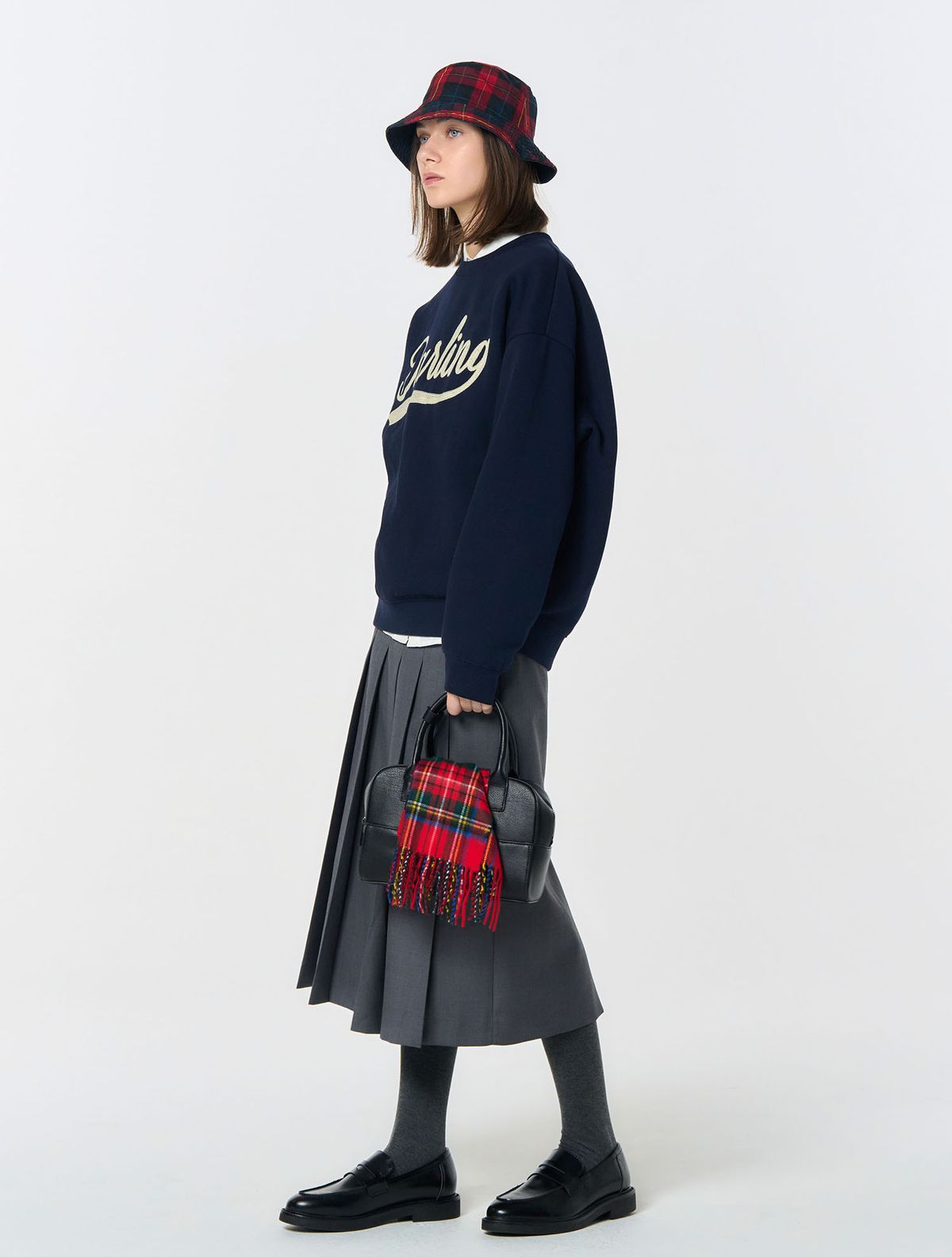 제너럴아이디어(GENERALIDEA) UNISEX 달링 오버핏 기모 맨투맨 [NAVY] / SBD4U02016