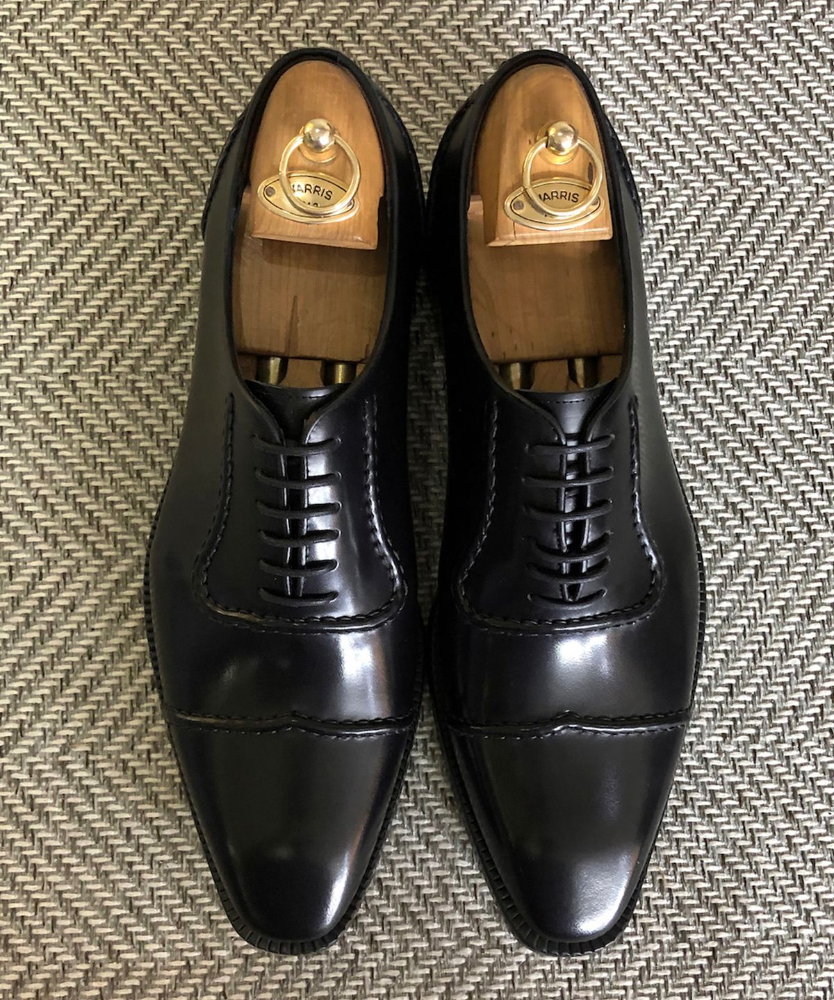 조앤슈(JOENSHOE) 매스니 링클 클래식 옥스퍼드 블랙