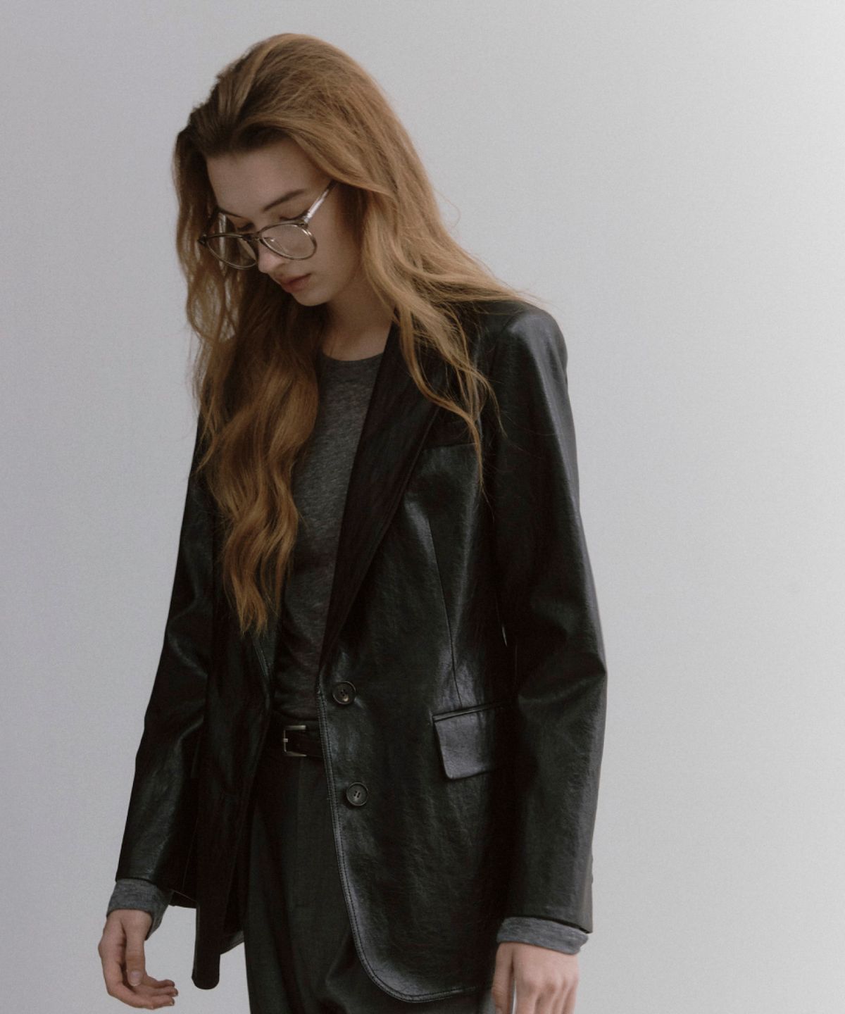 레이 에이버리(LEI AVERY) 테일러드 레더 자켓 (블랙)