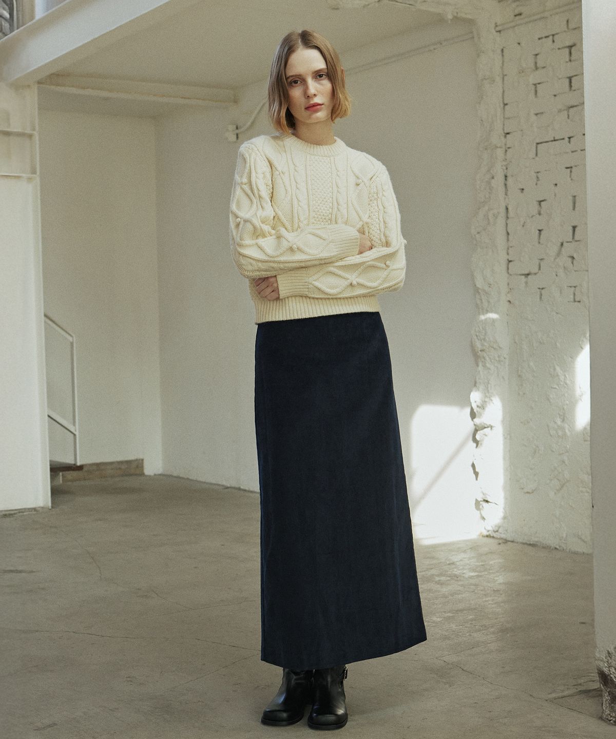 엽페(YUPPE) CORDUROY LINE SKIRT_NAVY