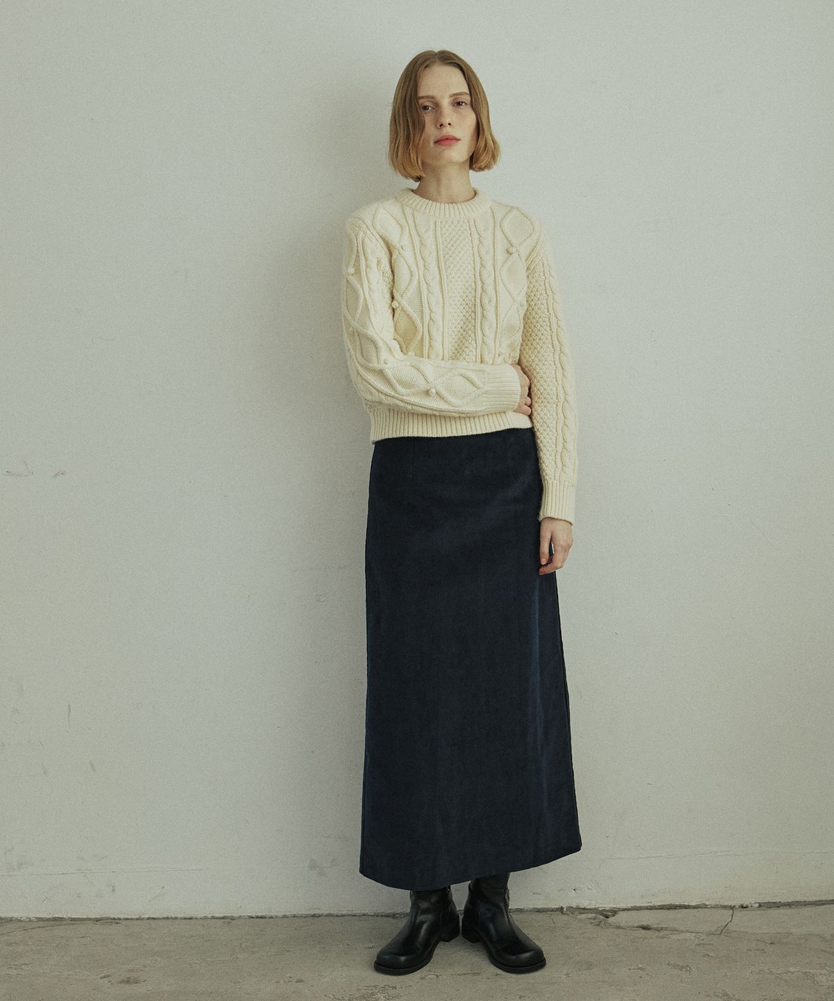 엽페(YUPPE) CORDUROY LINE SKIRT_NAVY