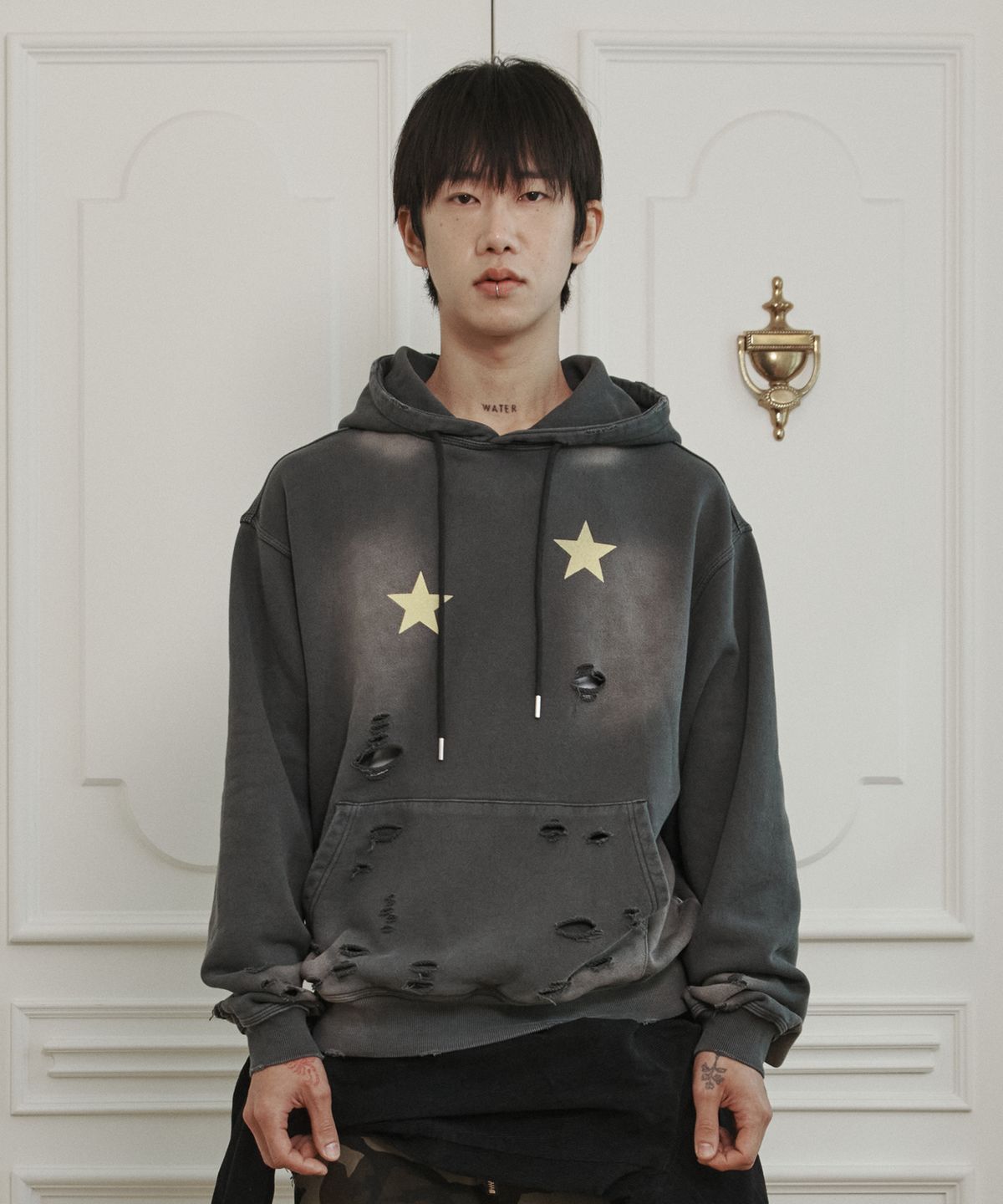 더바이닐하우스(THEVINYLHOUSE) DYING STAR HOODIE BLACK