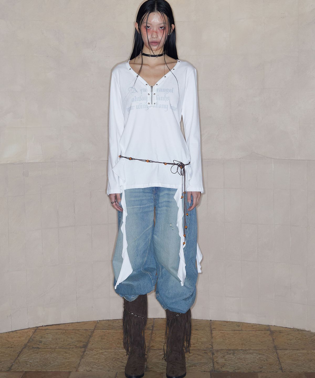 낫노잉(NOTKNOWING) Stud V-Neck Ruffle Top (WHITE)