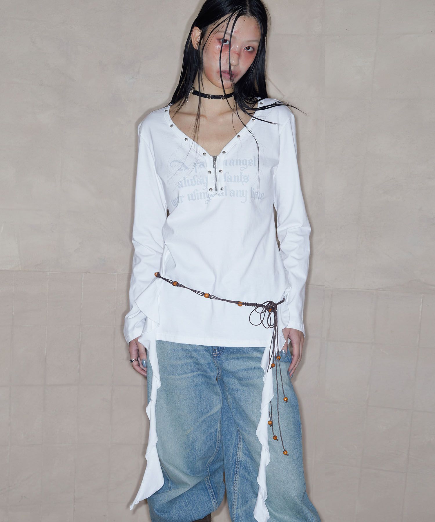 MUSINSA公式 | NOTKNOWING Stud V-Neck Ruffle Top (WHITE)