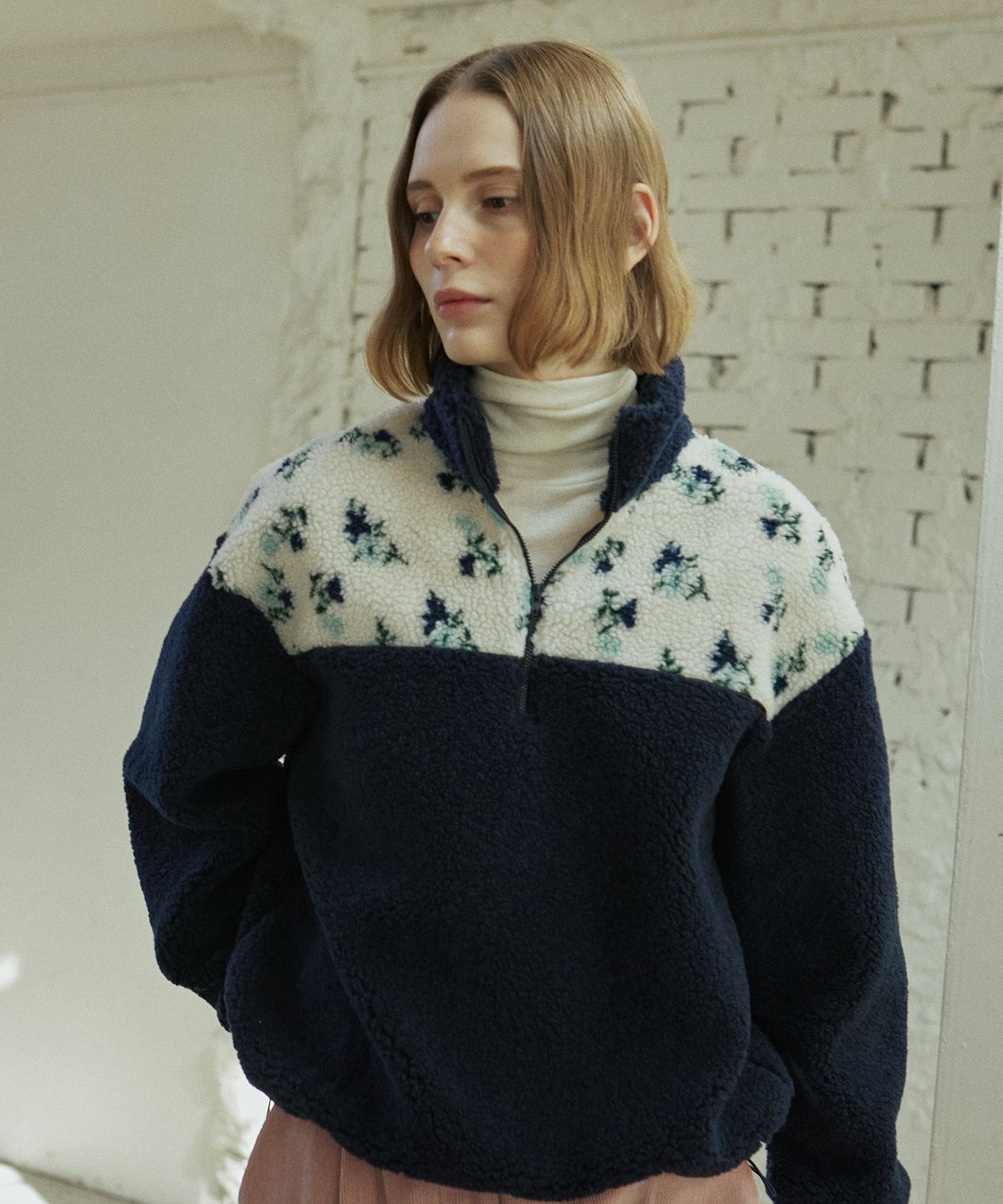 엽페(YUPPE) FLOWER FLEECE ZIP UP_NAVY
