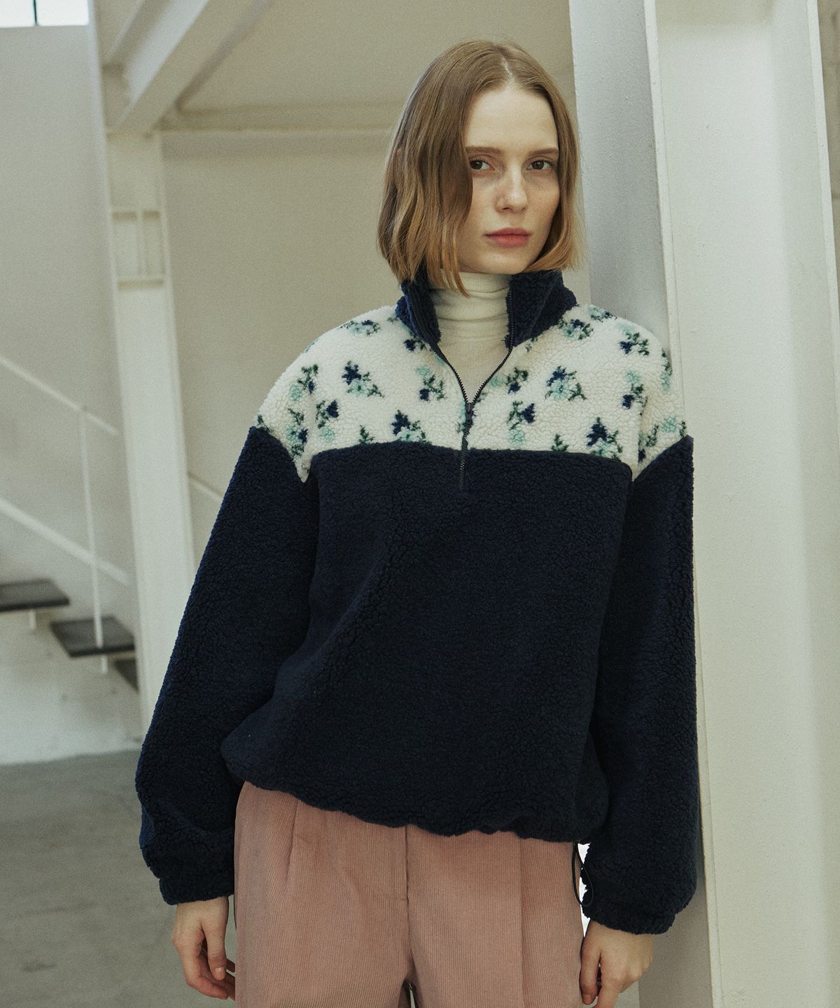 엽페(YUPPE) FLOWER FLEECE ZIP UP_NAVY