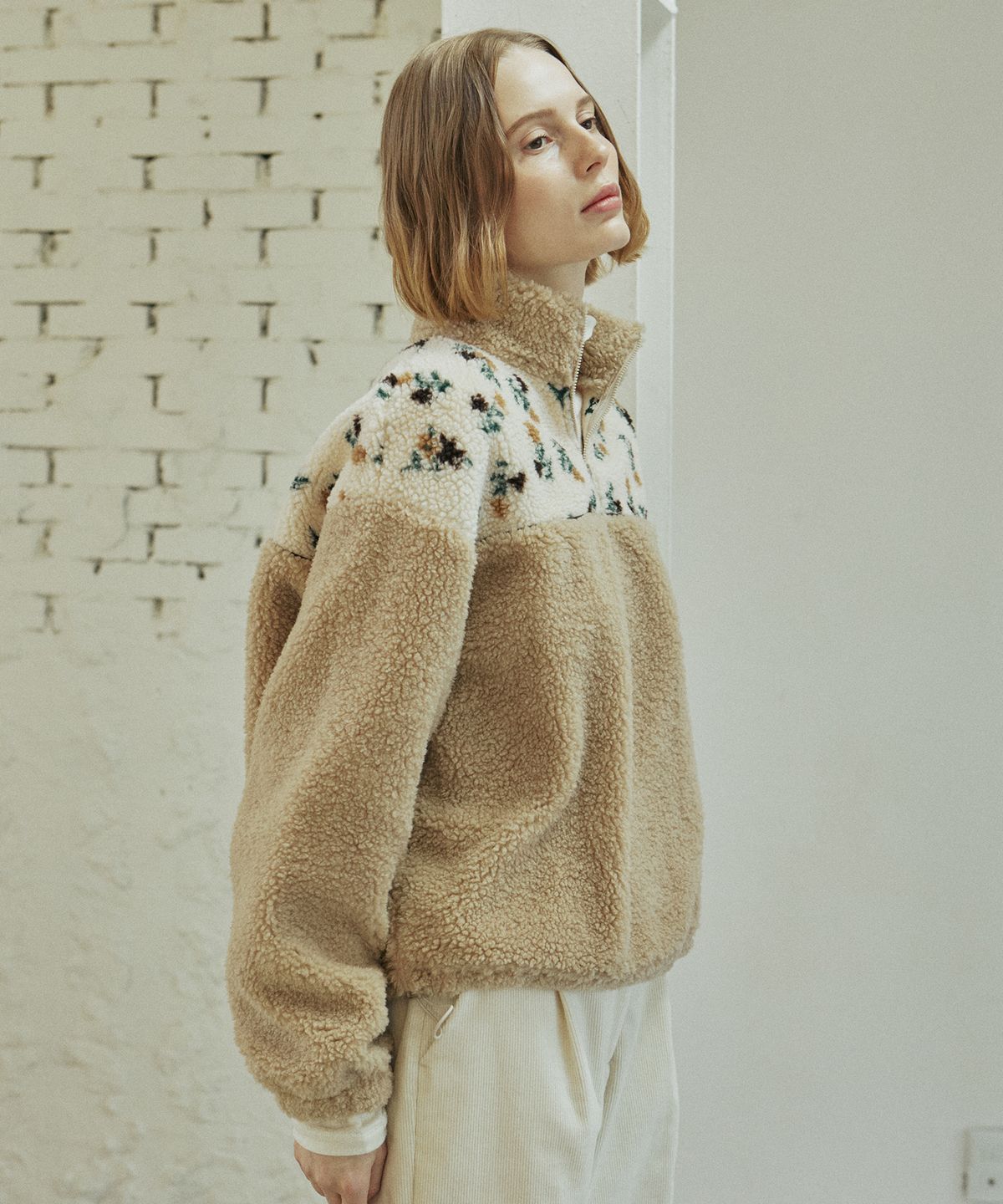 엽페(YUPPE) FLOWER FLEECE ZIP UP_BEIGE