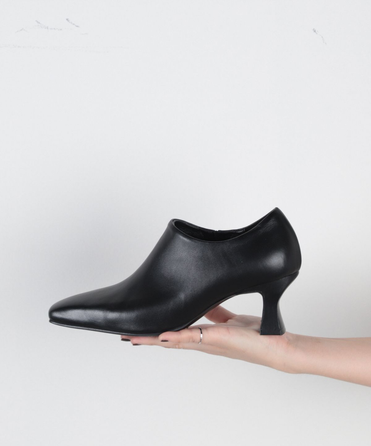 투콤(2COMM) 아포아 부티 [블랙/6cm]