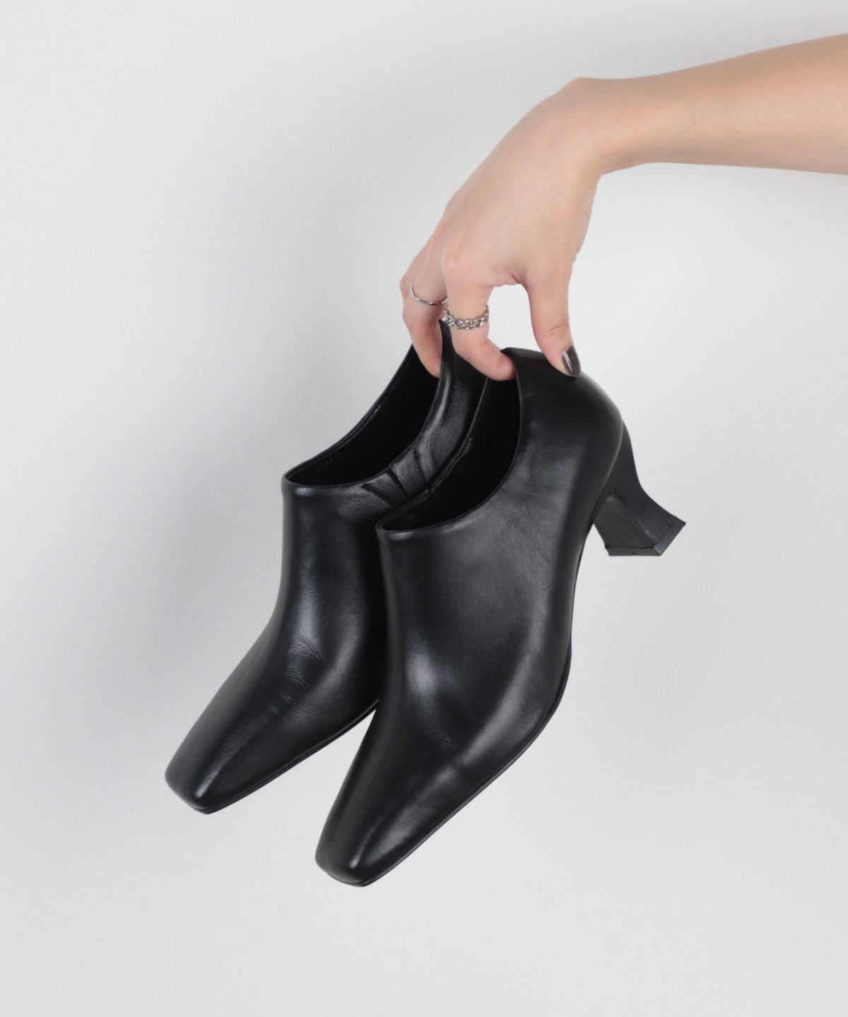 투콤(2COMM) 아포아 부티 [블랙/6cm]