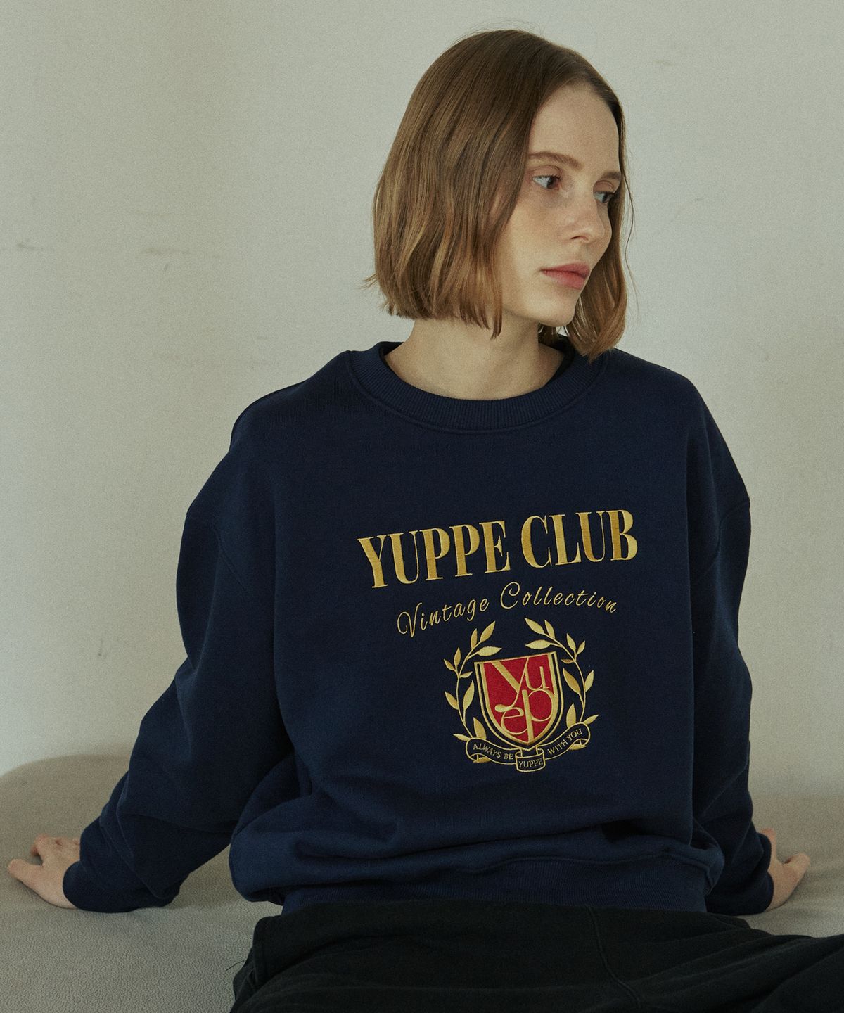 엽페(YUPPE) FLAG SWEATSHIRT_NAVY