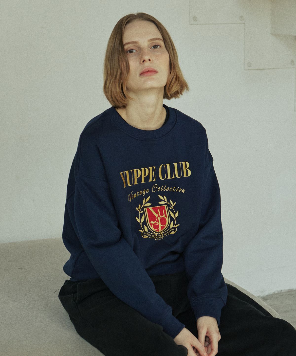 엽페(YUPPE) FLAG SWEATSHIRT_NAVY