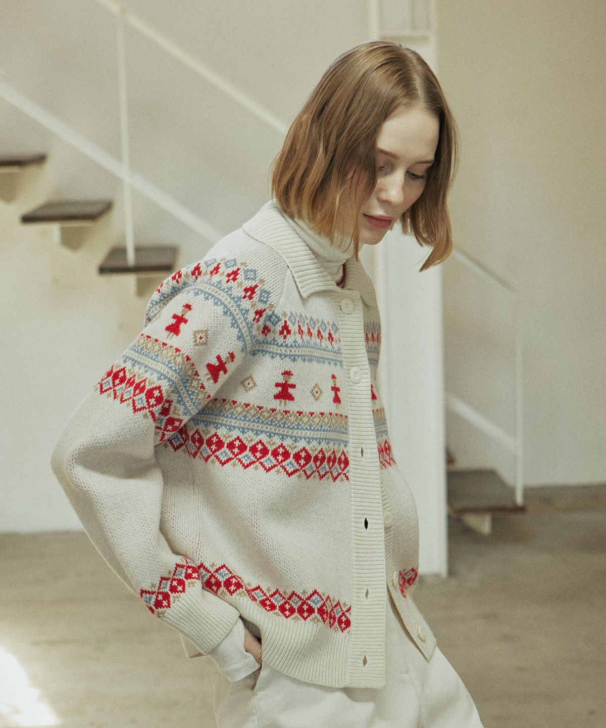 엽페(YUPPE) THING JACQUARD CARDIGAN_IVORY