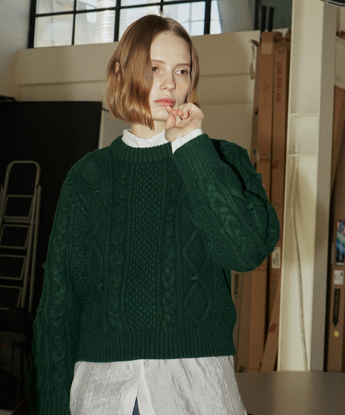 엽페(YUPPE) BELL CABLE KNIT_GREEN