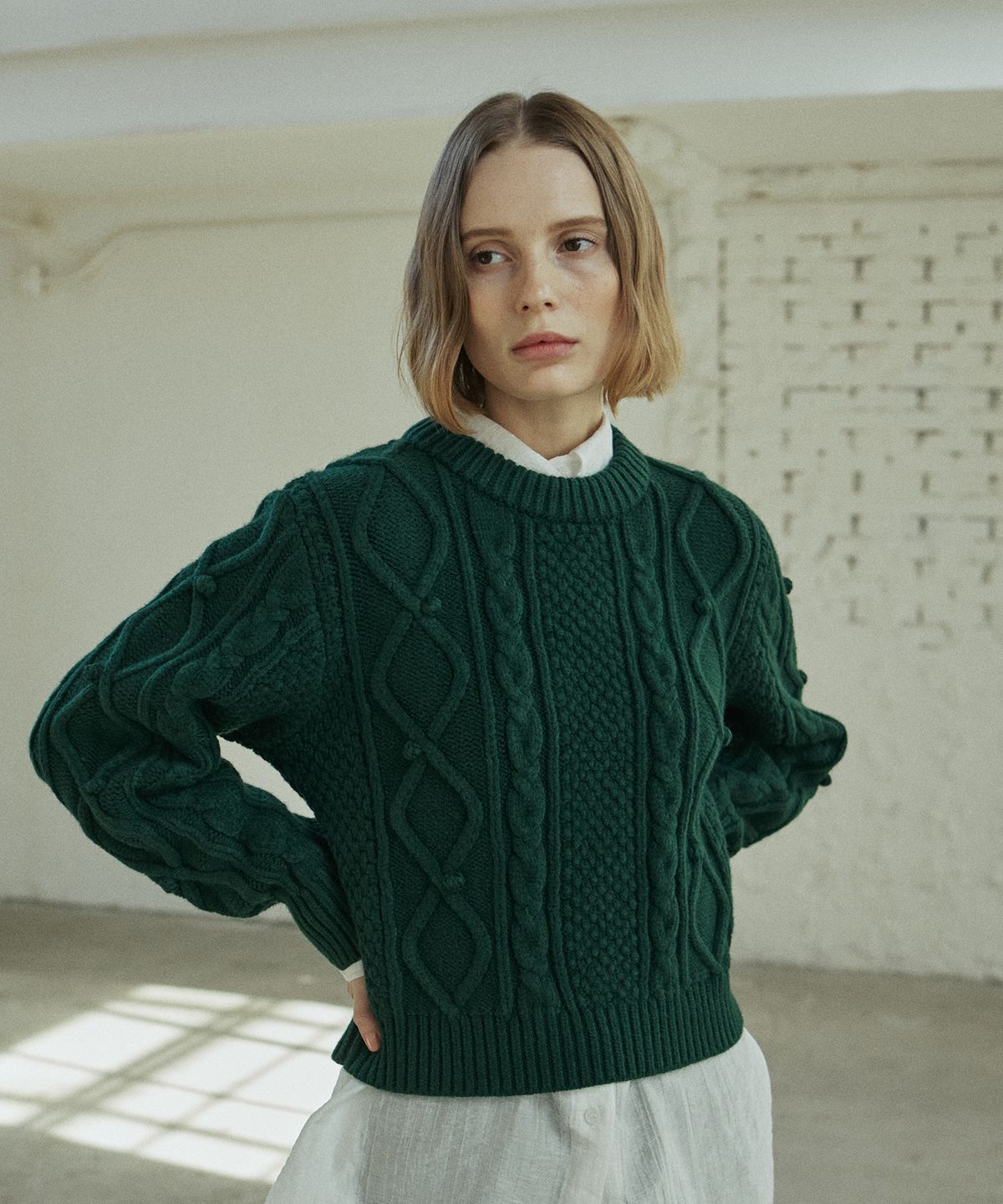 엽페(YUPPE) BELL CABLE KNIT_GREEN