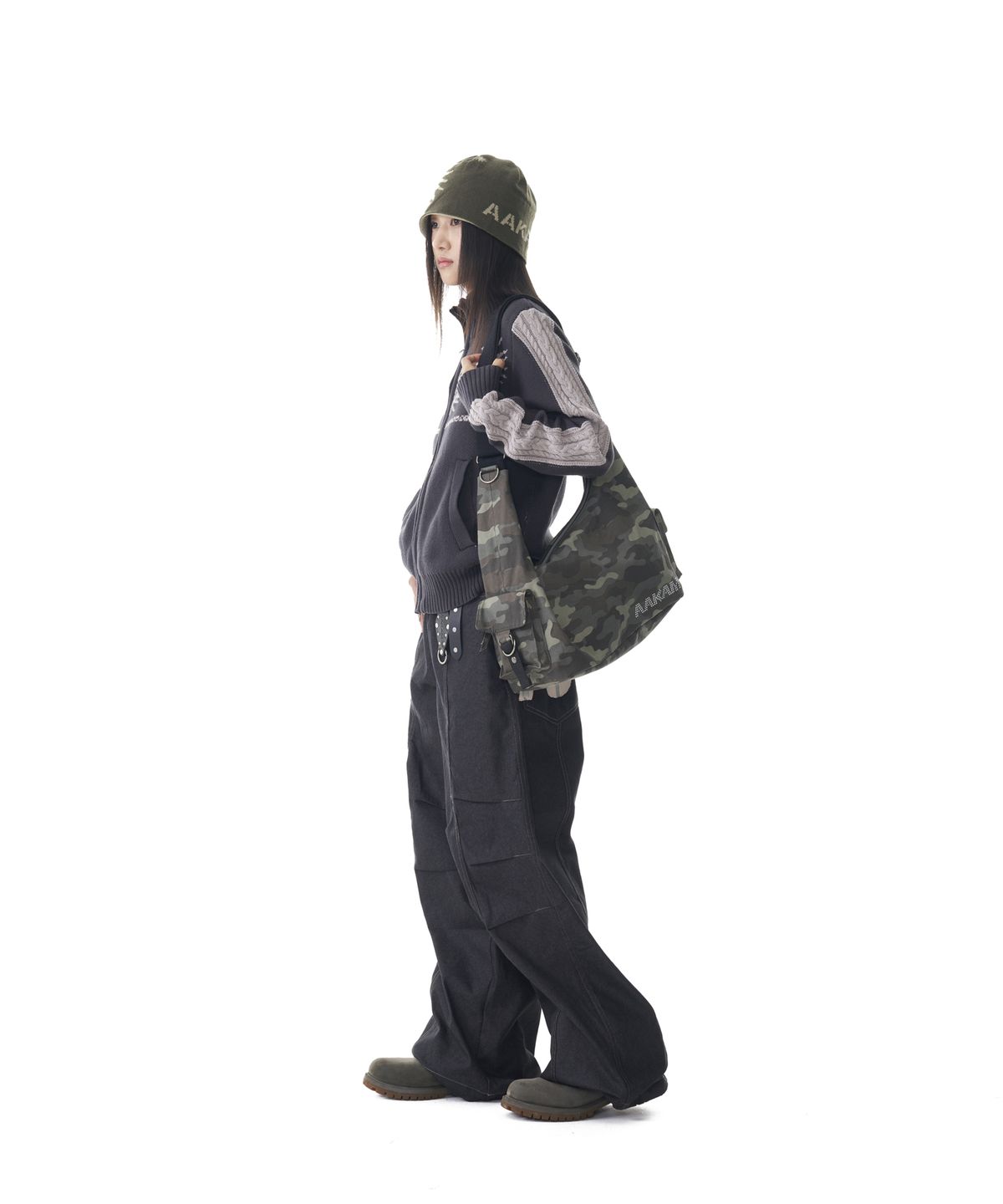 아캄(AAKAM) Camouflage Studded Logo Cross Bag (Khaki)