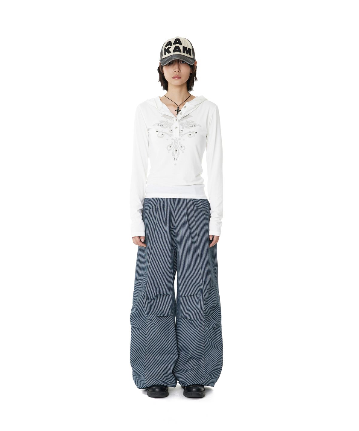 아캄(AAKAM) Knee Pin-tuck Stripe Denim Pants (Blue)