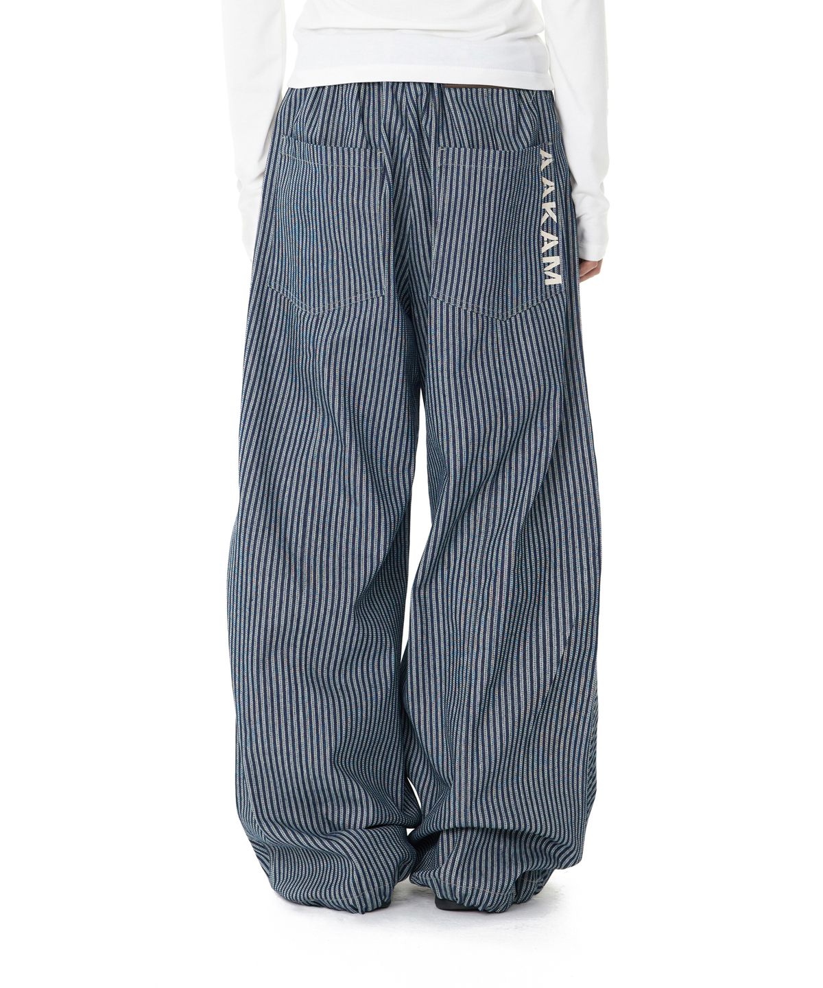 아캄(AAKAM) Knee Pin-tuck Stripe Denim Pants (Blue)