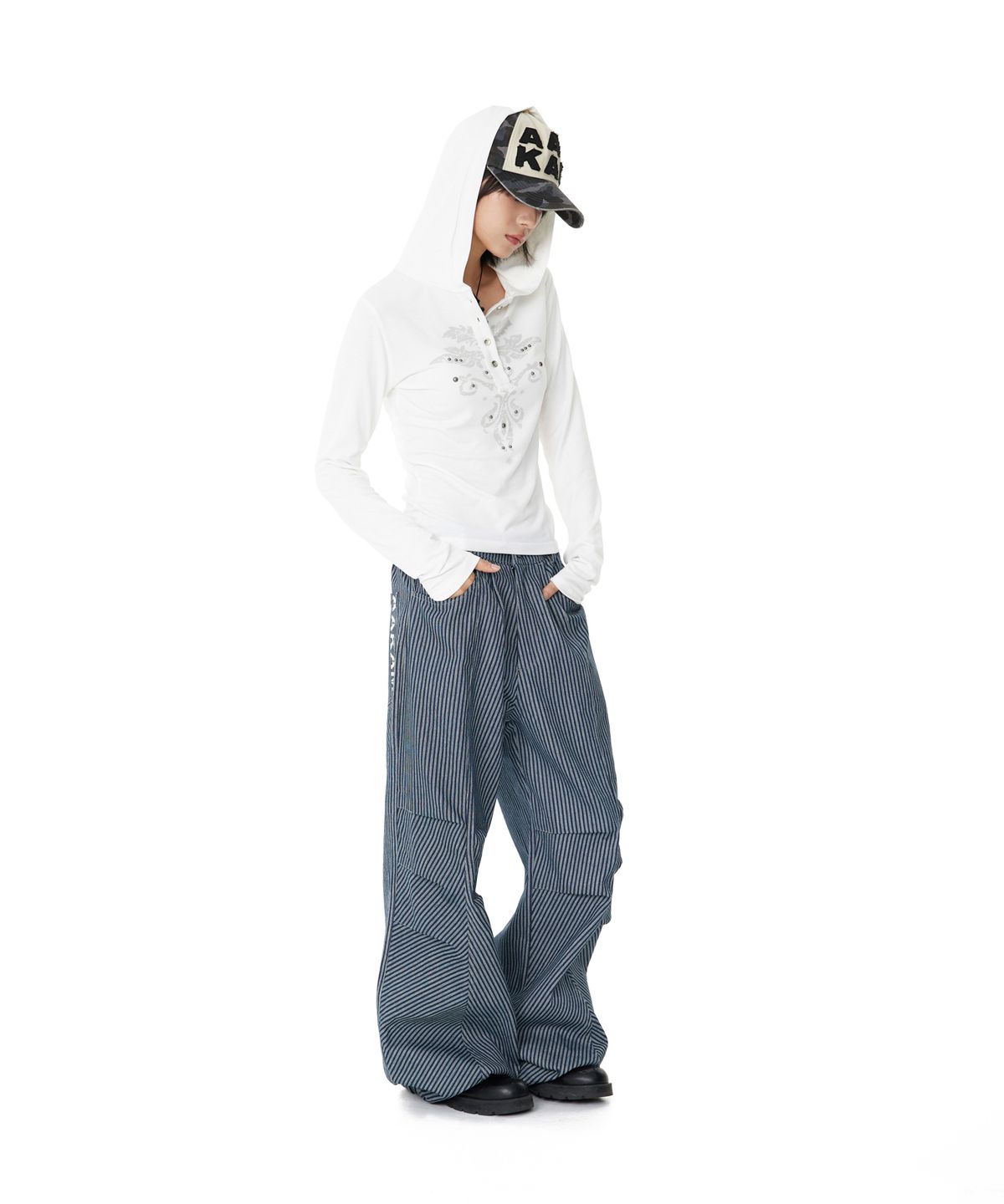 아캄(AAKAM) Knee Pin-tuck Stripe Denim Pants (Blue)