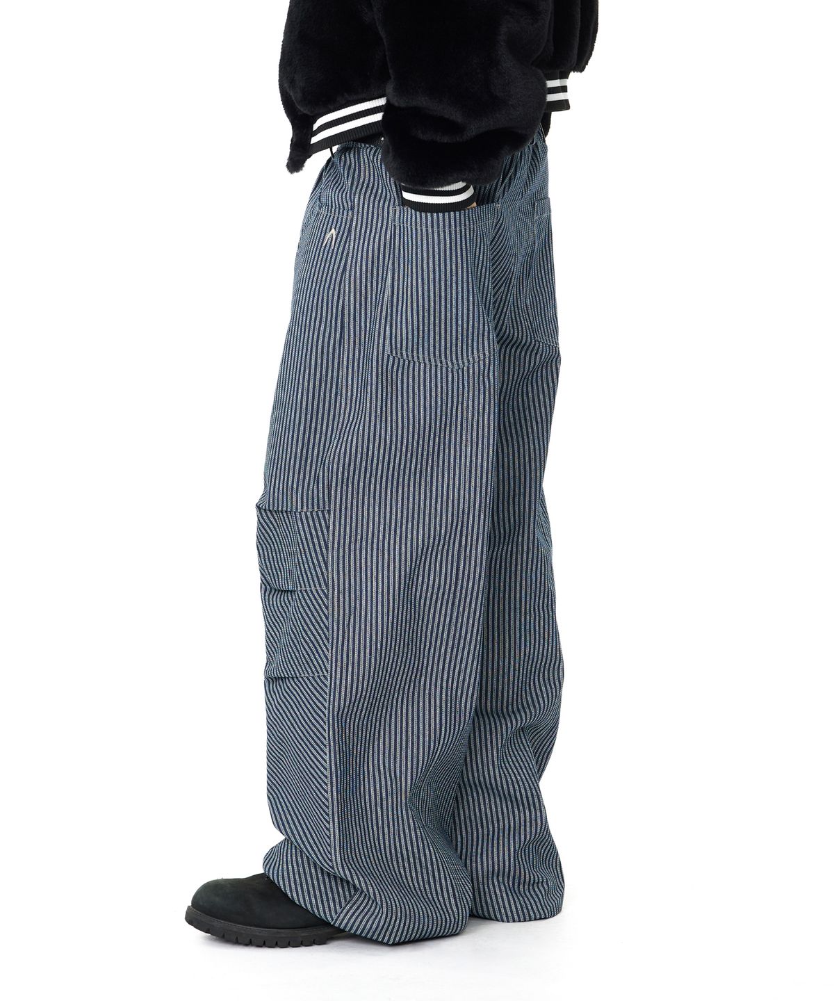 아캄(AAKAM) Knee Pin-tuck Stripe Denim Pants (Blue)