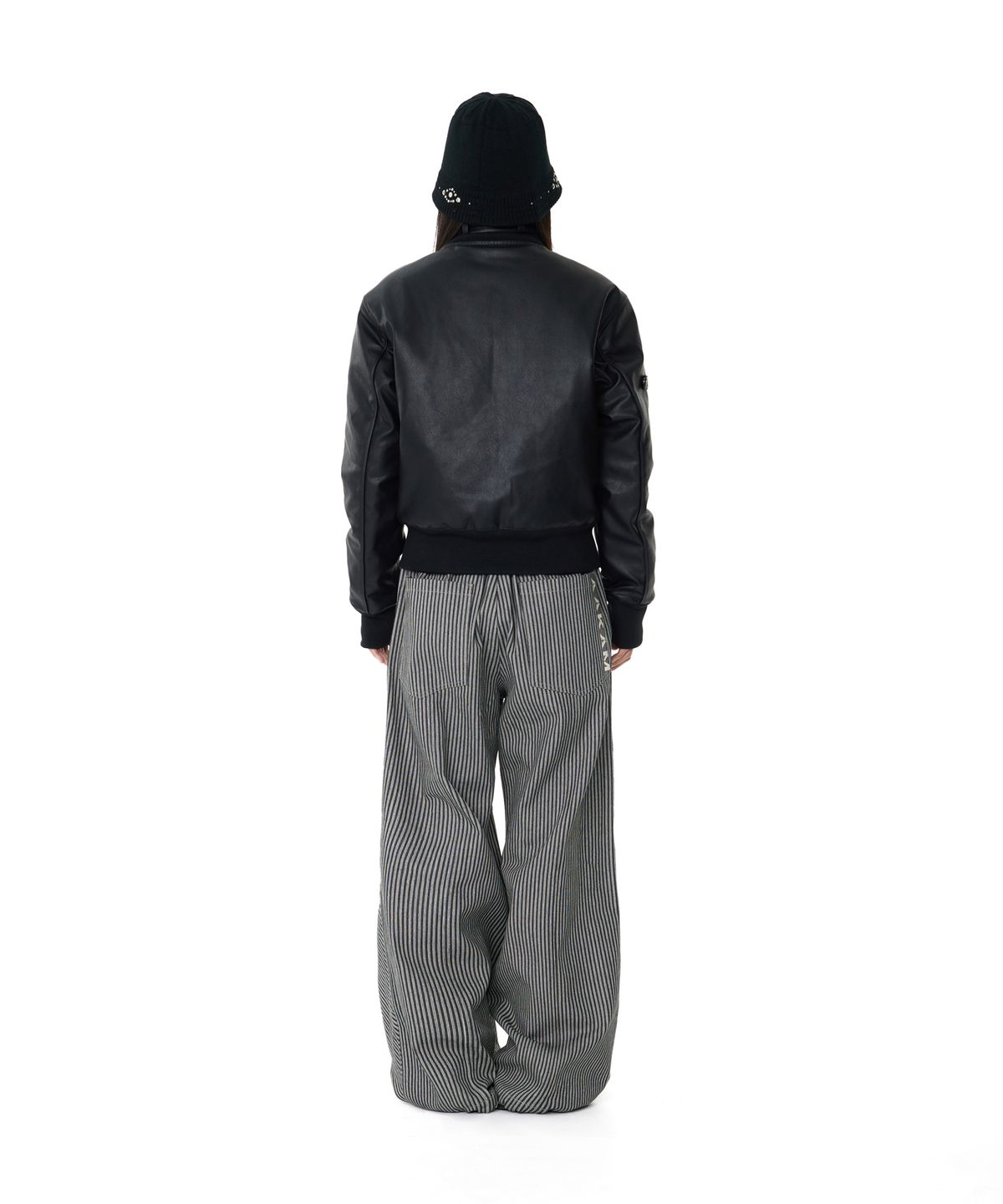 아캄(AAKAM) Knee Pin-tuck Stripe Denim Pants (Black)