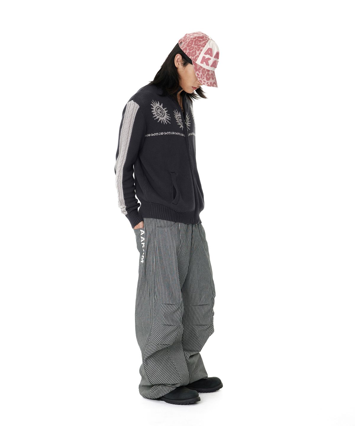 아캄(AAKAM) Knee Pin-tuck Stripe Denim Pants (Black)