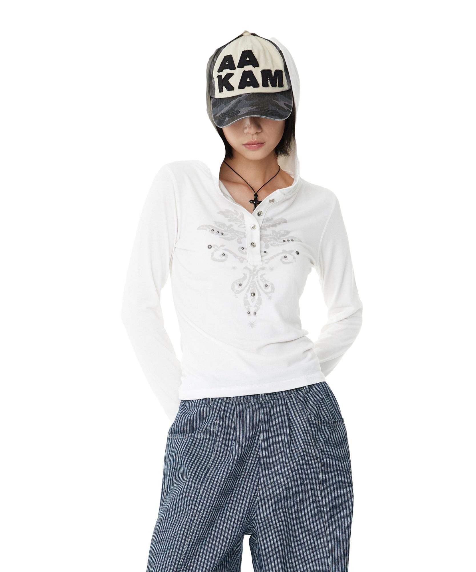 【AAKAM】Studded Leaf Hooded Long Sleeve ★男女共用★追跡付 MUSINSA公式 | AAKAM Studded Leaf Hooded Long Sleeve (White)