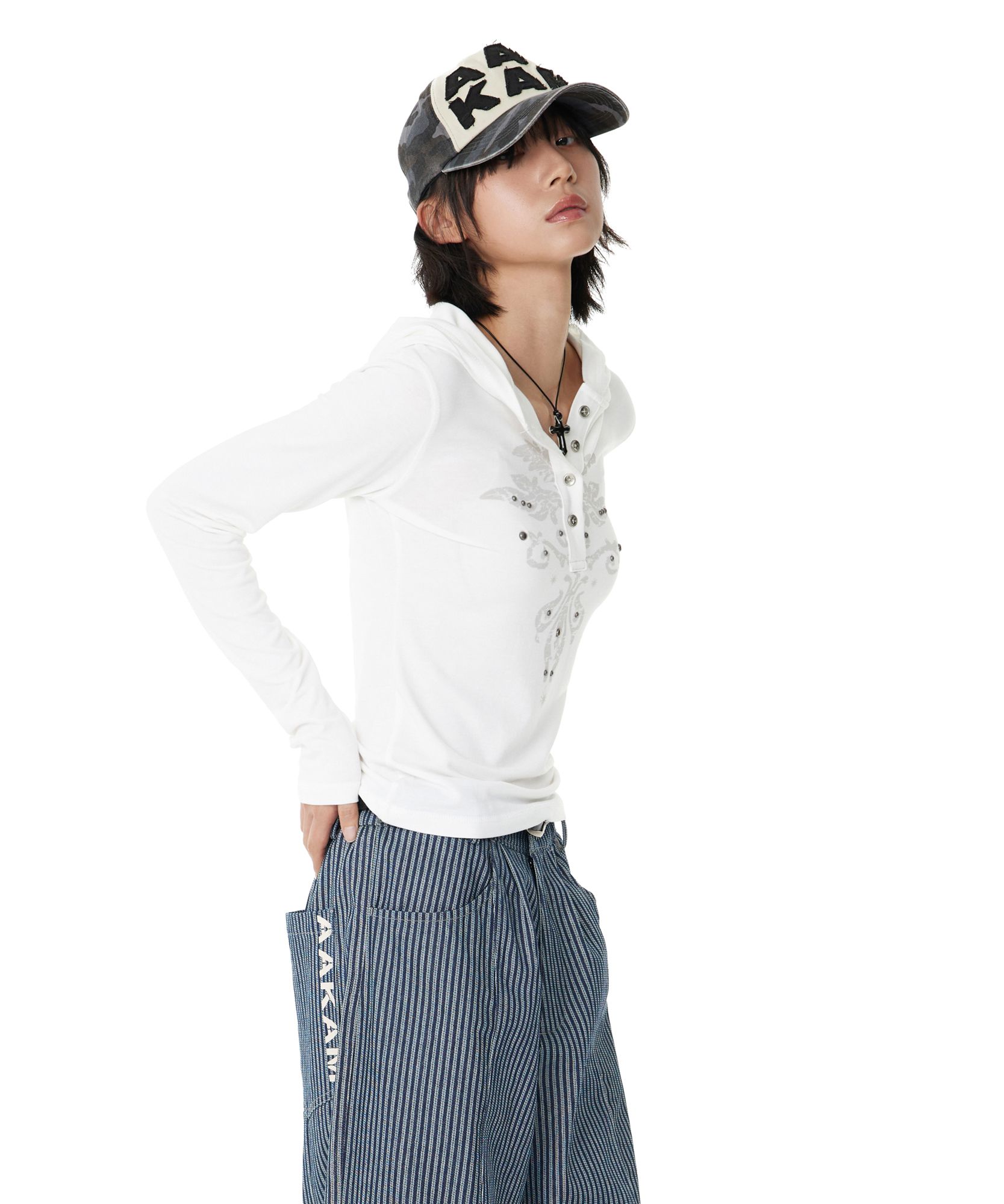 【AAKAM】Studded Leaf Hooded Long Sleeve ★男女共用★追跡付 MUSINSA公式 | AAKAM Studded Leaf Hooded Long Sleeve (White)