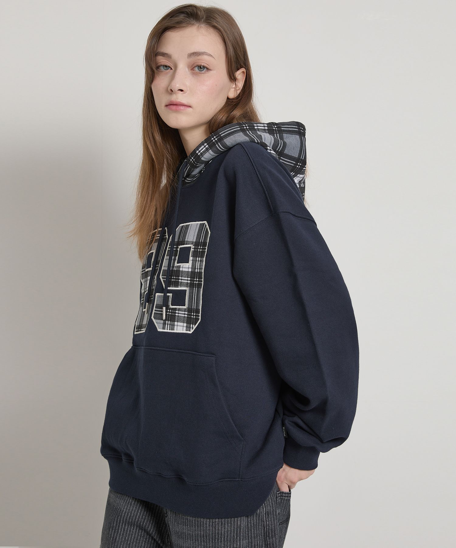 MUSINSA | WAI KEI Colorblock 89 Logo Check Hoodie Navy